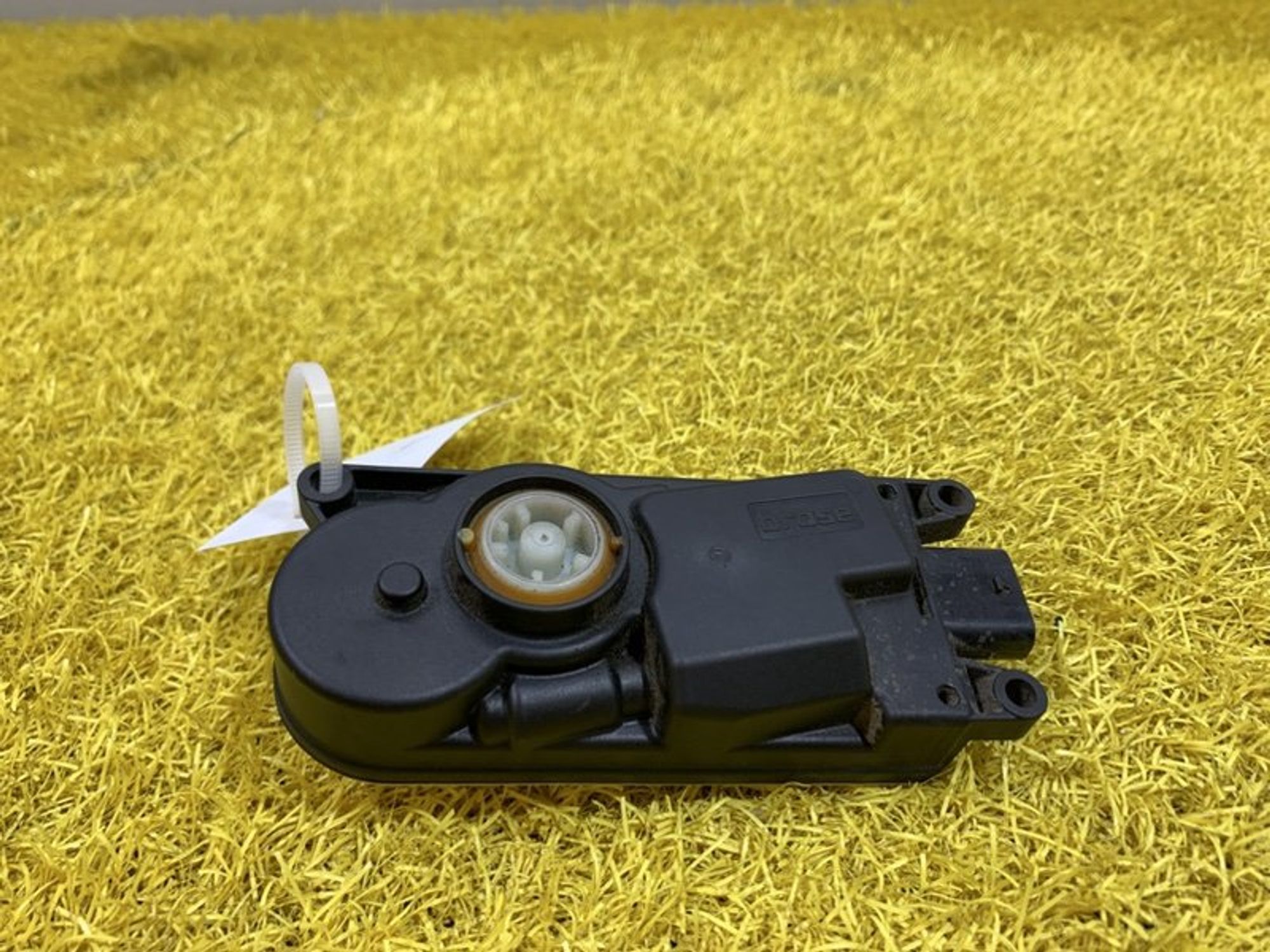 https://ycs.partsauto.market/partsauto-images/thmbs/dc0eef04b6e03176379763a38d44e994/f07ba563eb8dcb88c784a7060bec5bc8/883951df42a67be1be0e44030b798455.jpg