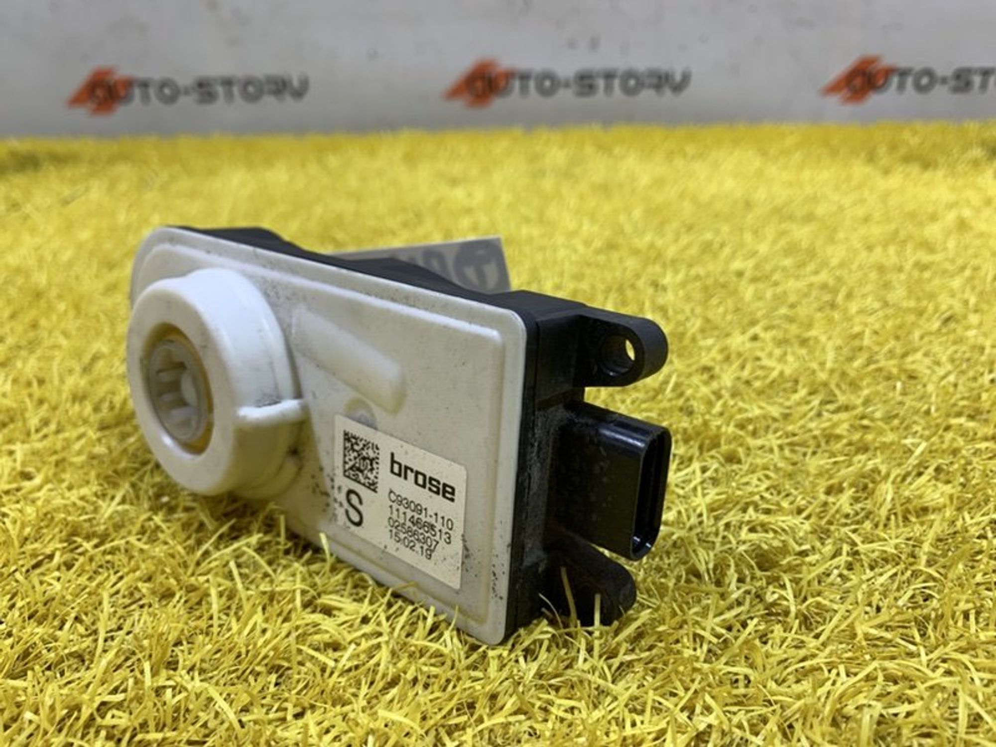 https://ycs.partsauto.market/partsauto-images/thmbs/dc0eef04b6e03176379763a38d44e994/f07ba563eb8dcb88c784a7060bec5bc8/bf2753204172cfd58a6f90036b9bd4cb.jpg