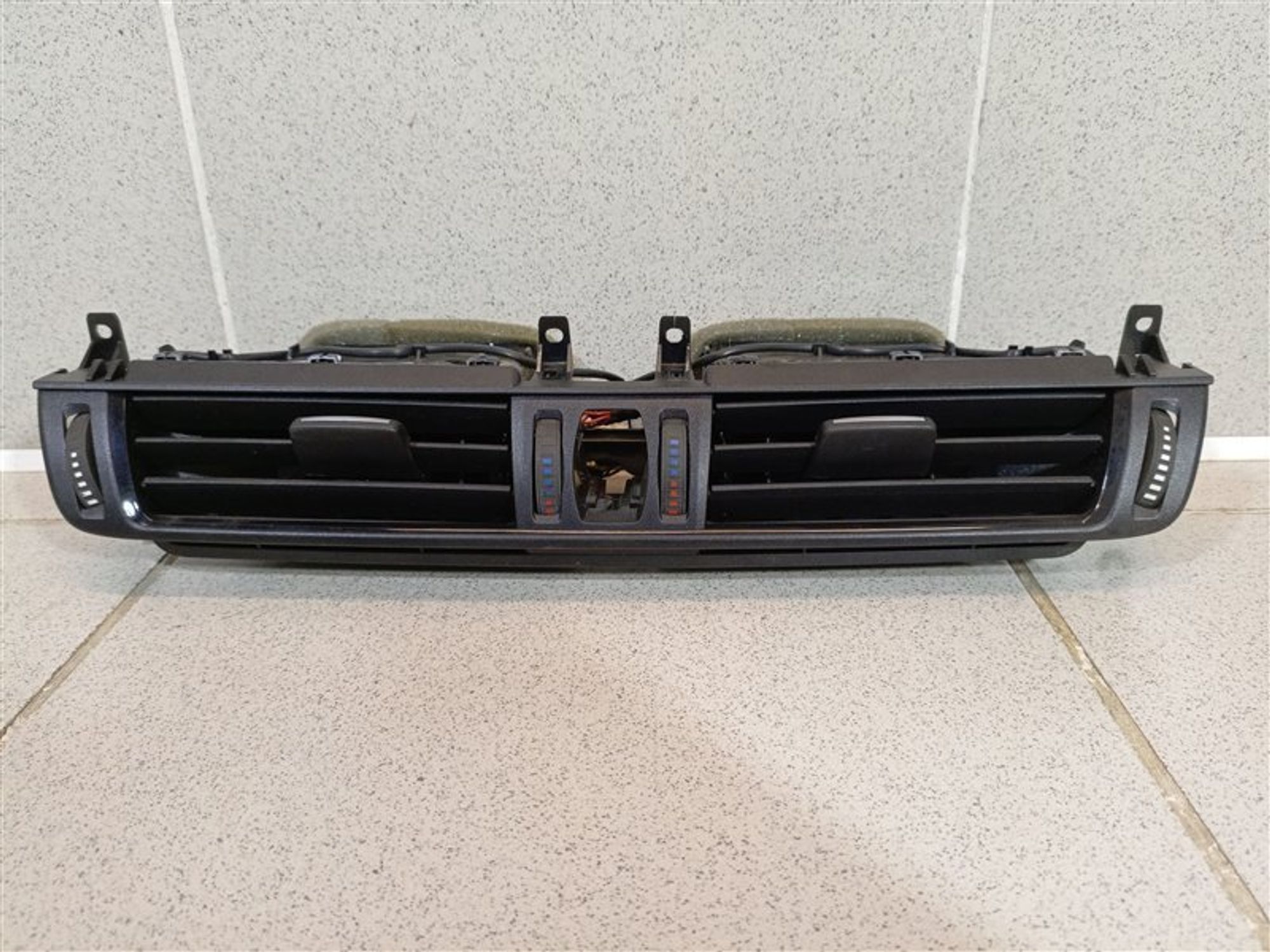 https://ycs.partsauto.market/partsauto-images/thmbs/dc0eef04b6e03176379763a38d44e994/f73dfe0b7e71c42be6becf3695d3e850/e19e5acc9a50c8b206a8dba1723f8c8d.jpg