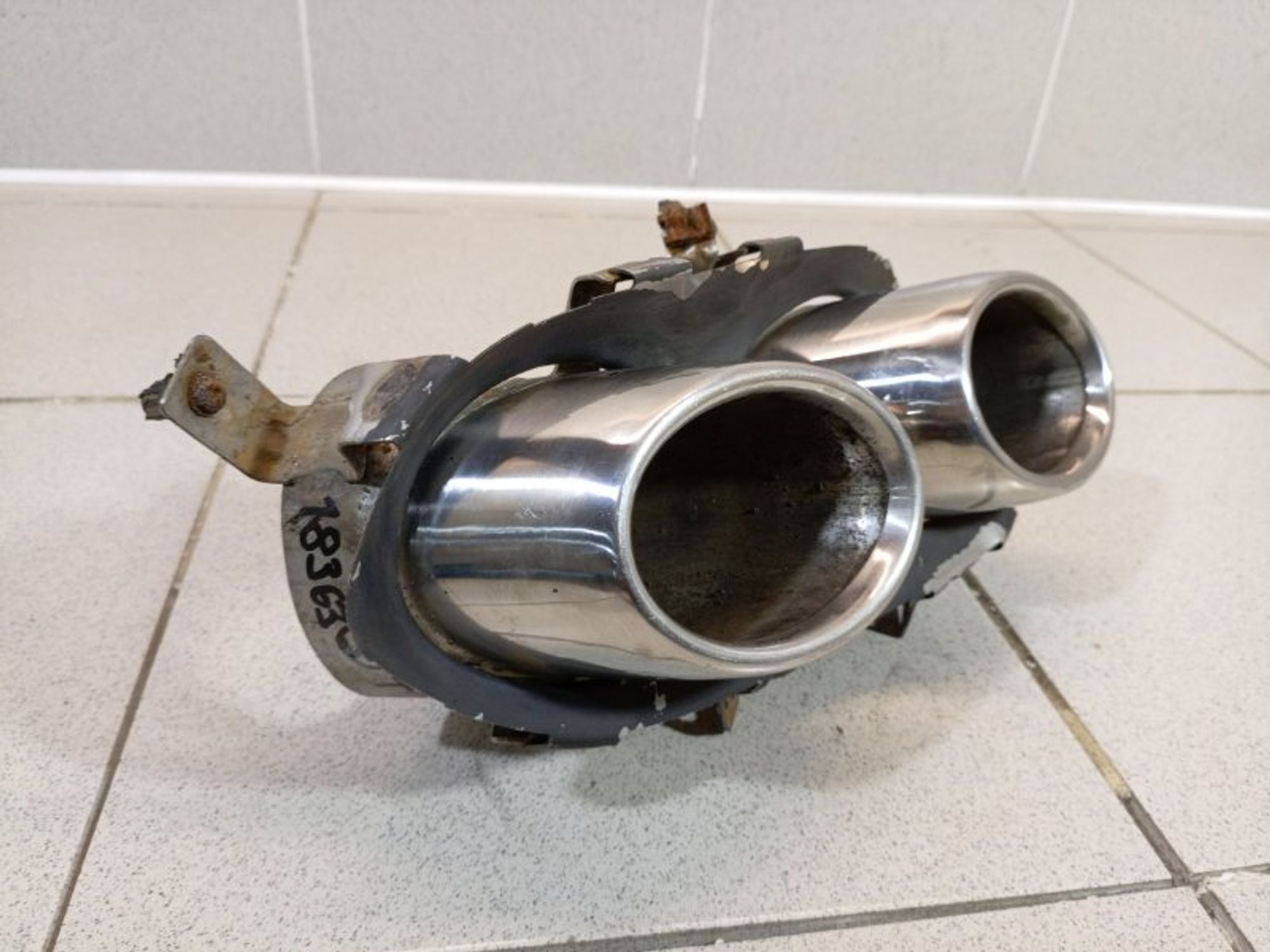 https://ycs.partsauto.market/partsauto-images/thmbs/dc0eef04b6e03176379763a38d44e994/f9d82ef51053a14f4a3d6988d4f6c97c/84b1858011c107702271bec6ba668175.jpg