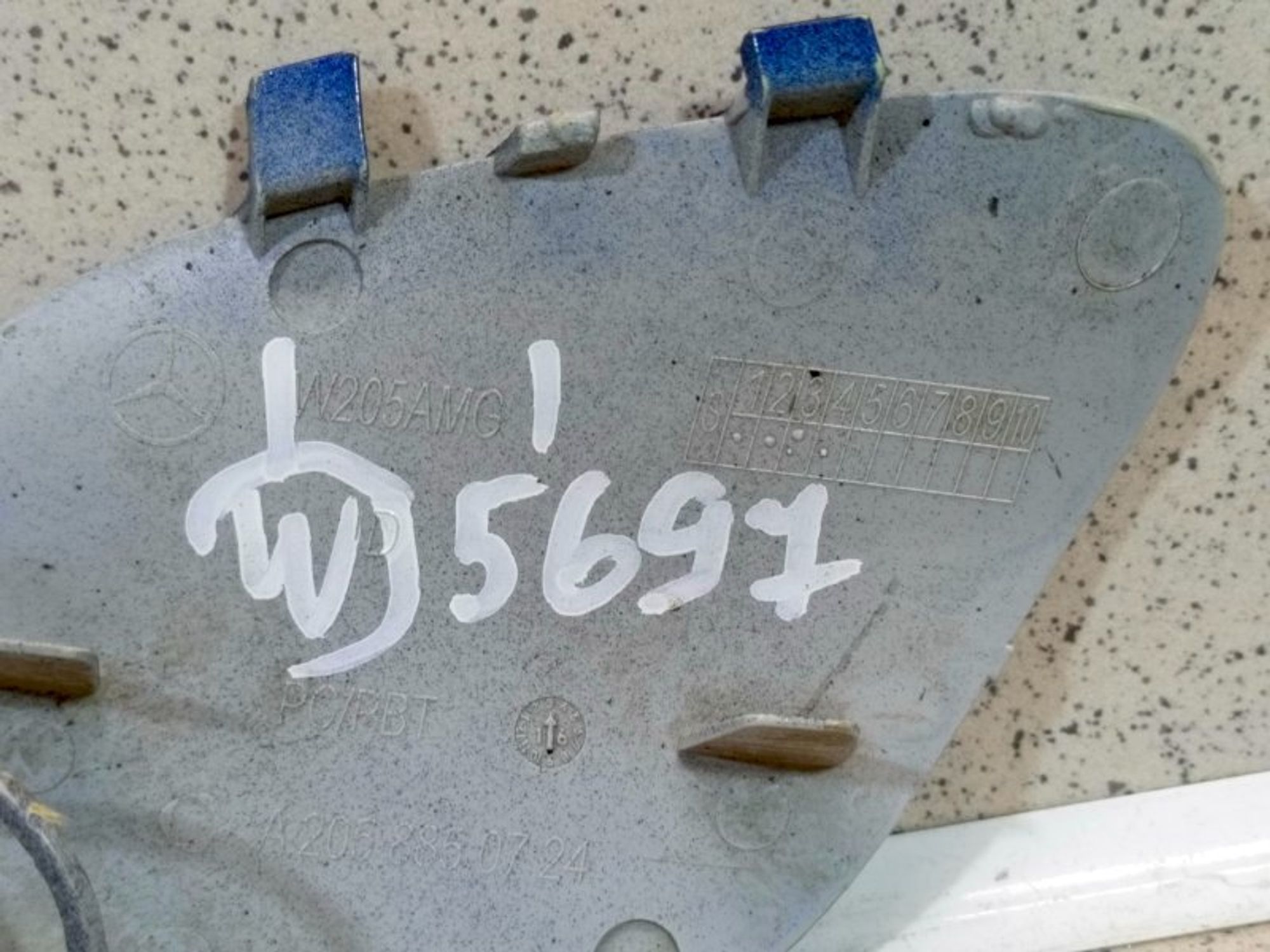 https://ycs.partsauto.market/partsauto-images/thmbs/dc0eef04b6e03176379763a38d44e994/fd12c7e09ca86ab31aff179080750ad6/0b10d61a45a0e41f05e9bcfad7d241f1.jpg