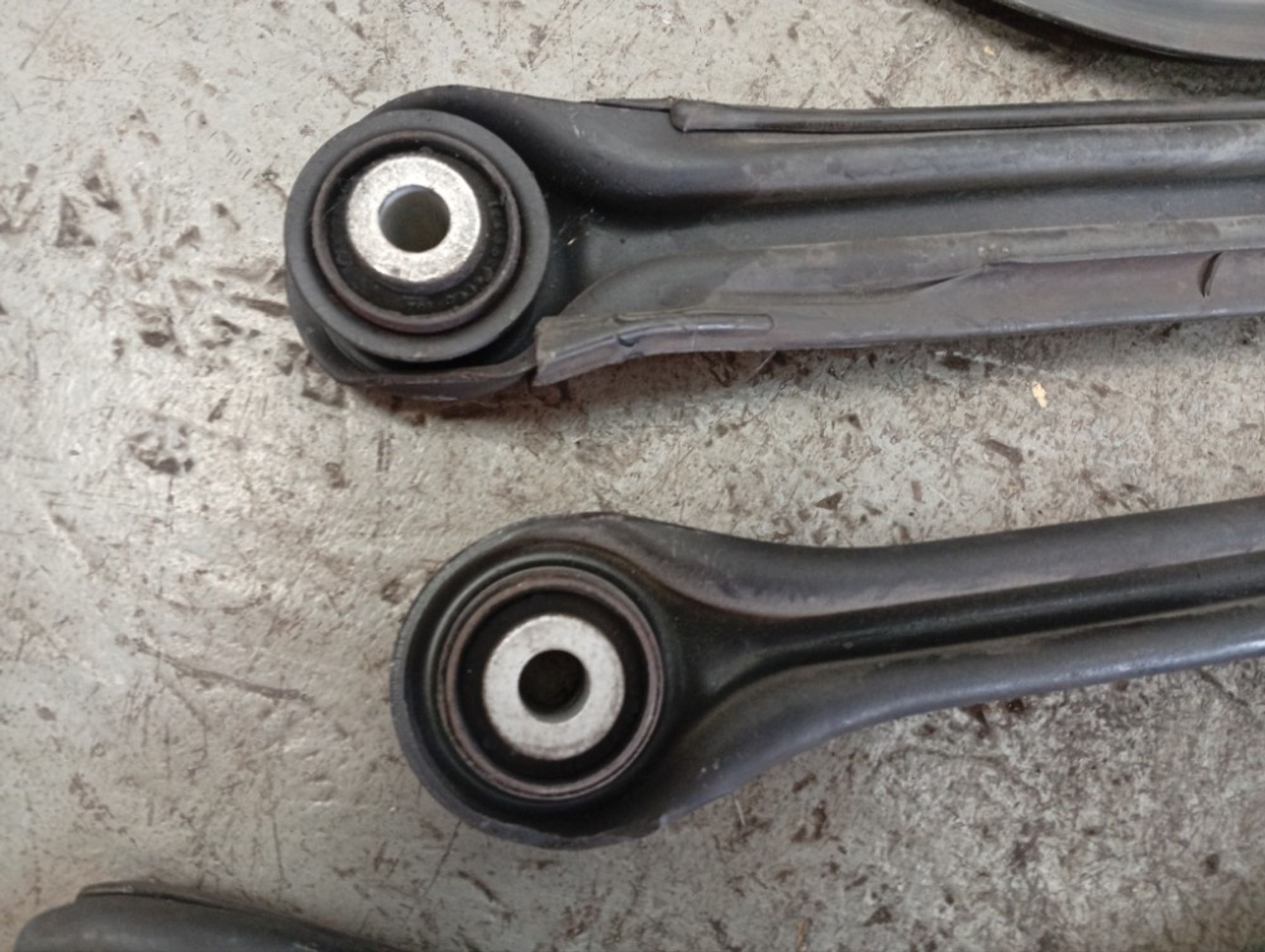 https://ycs.partsauto.market/partsauto-images/thmbs/dcfd8473e890d2b83921b2200c93d598/ed3531a860ef2e1c24ef302d8d3e0afb/b4e6d020ae588a91c9253dfec642a8f6.jpg