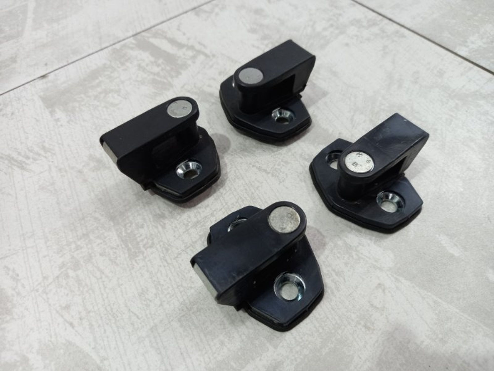 https://ycs.partsauto.market/partsauto-images/thmbs/dfe2081ca5b3f44f59a6b3e5bf328c22/83b7b54cf1fe423c72ddde2f5817d8a1/6d1ce2087d42cad041876da170e69e8b.jpg