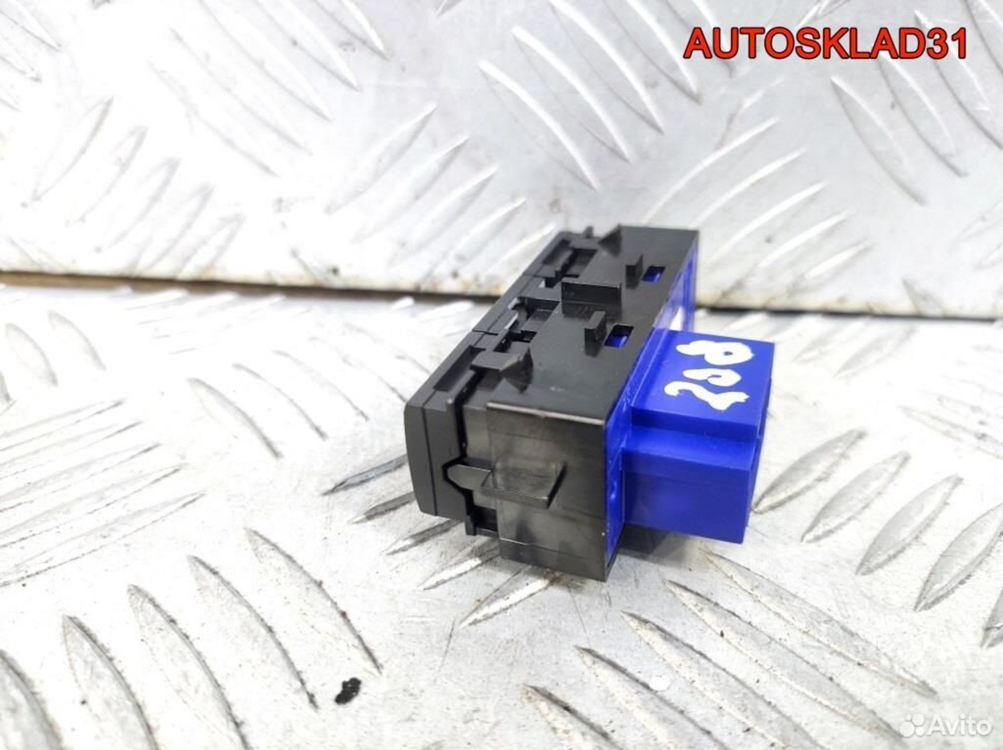 Кнопка антипробуксовочной системы Peugeot 208, 1100 рублей, Дубовое