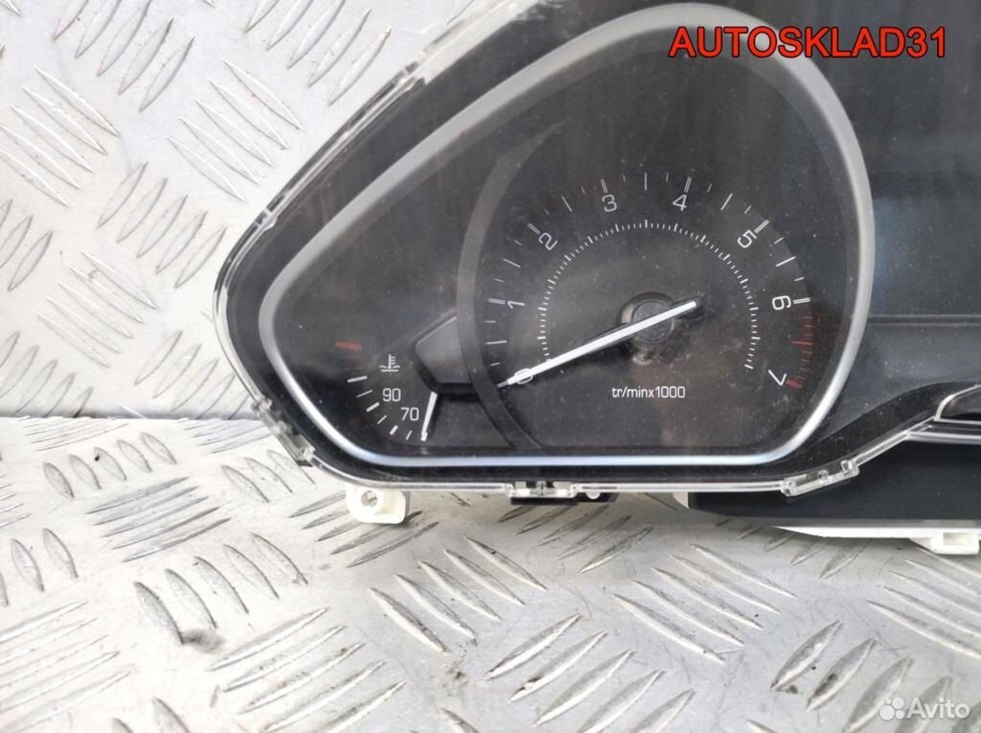 Панель приборов Peugeot 208 981384878001 Бензин, 8100 рублей, Дубовое