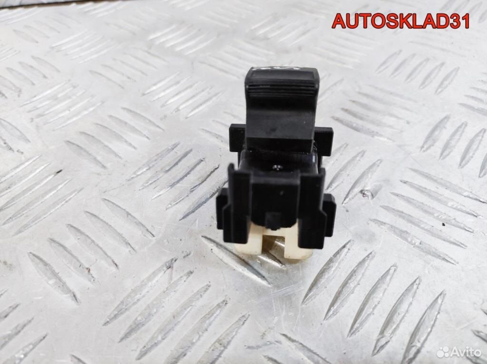 Кнопка стеклоподъемника Toyota Yaris 8481052030, 600 рублей, Дубовое