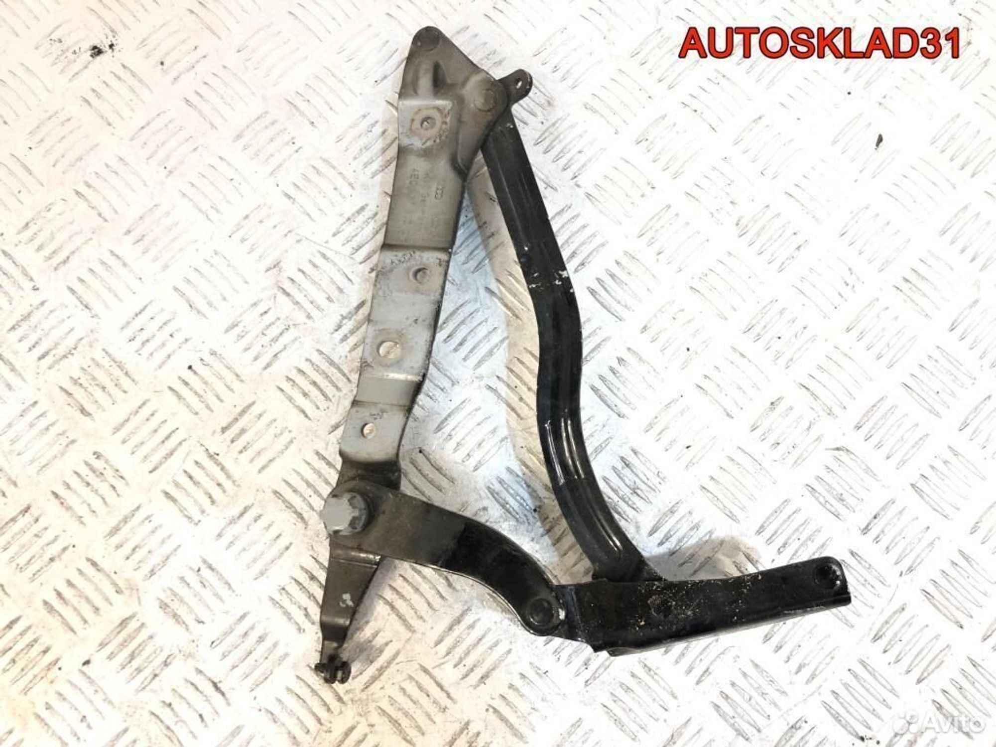 Петля крышки багажника правая Audi A8 4E0827300C, 900 рублей, Дубовое