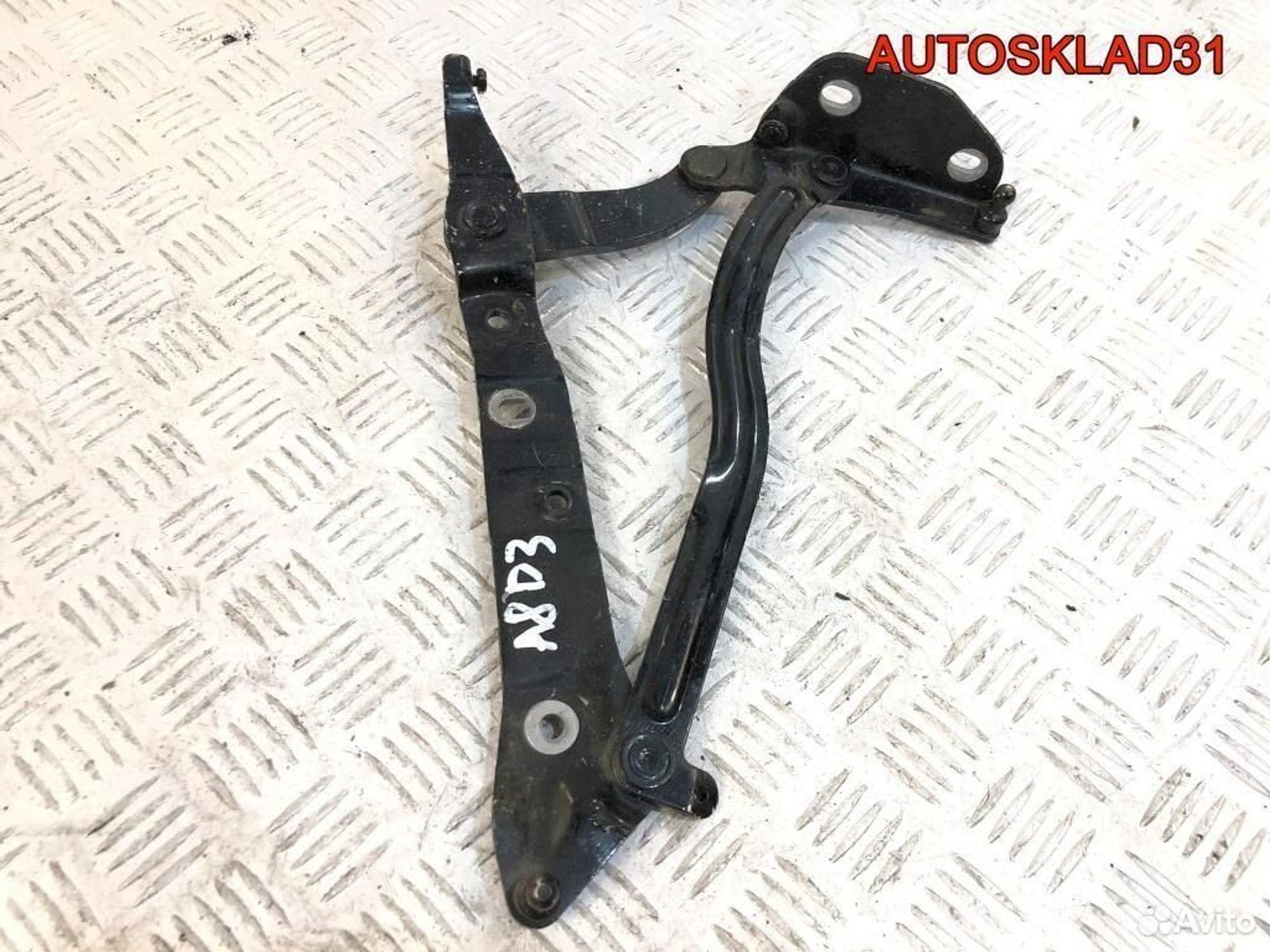 Петля крышки багажника правая Audi A8 4E0827300C, 900 рублей, Дубовое