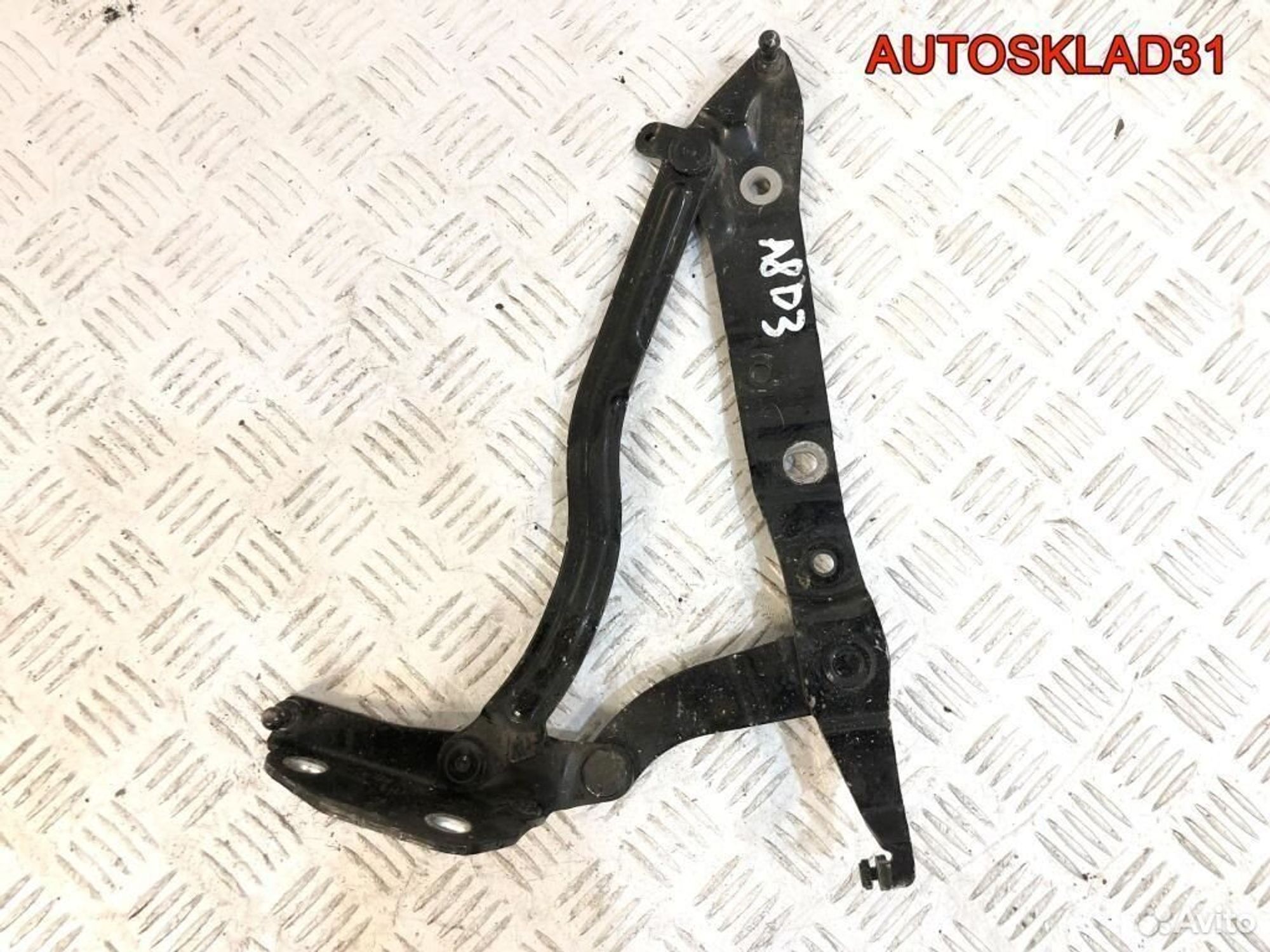Петля крышки багажника правая Audi A8 4E0827300C, 900 рублей, Дубовое