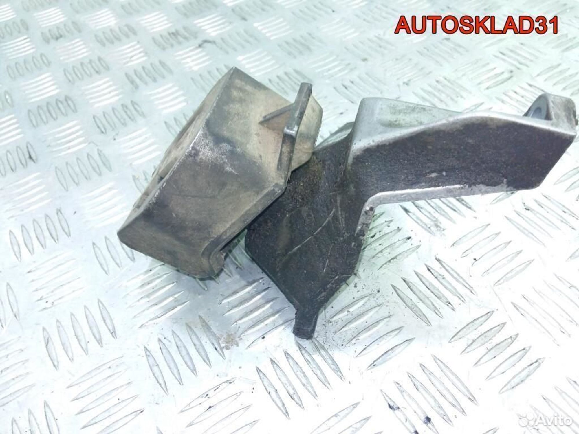 Опора кпп Audi A6 C4 2,8 ACK, 1100 рублей, Дубовое