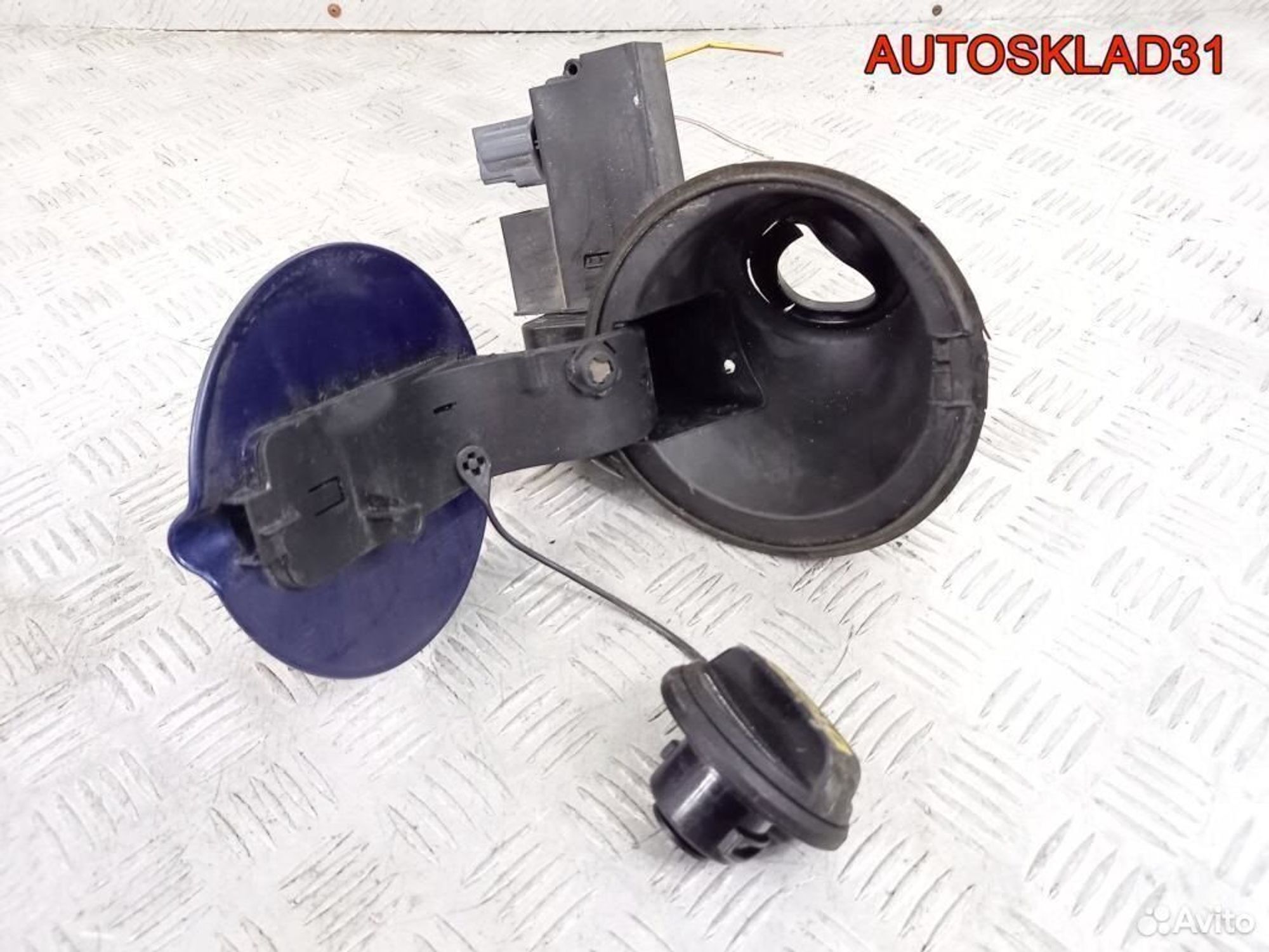 Лючок бензобака в сборе Ford Focus 2 1474908, 3200 рублей, Дубовое