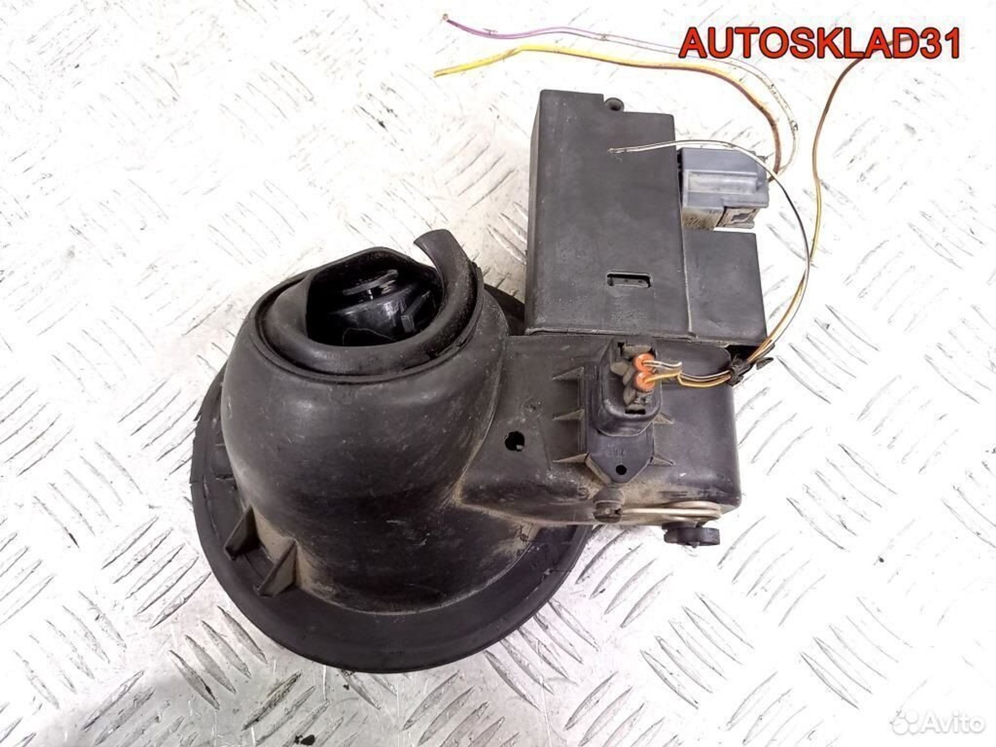 Лючок бензобака в сборе Ford Focus 2 1474908, 3200 рублей, Дубовое
