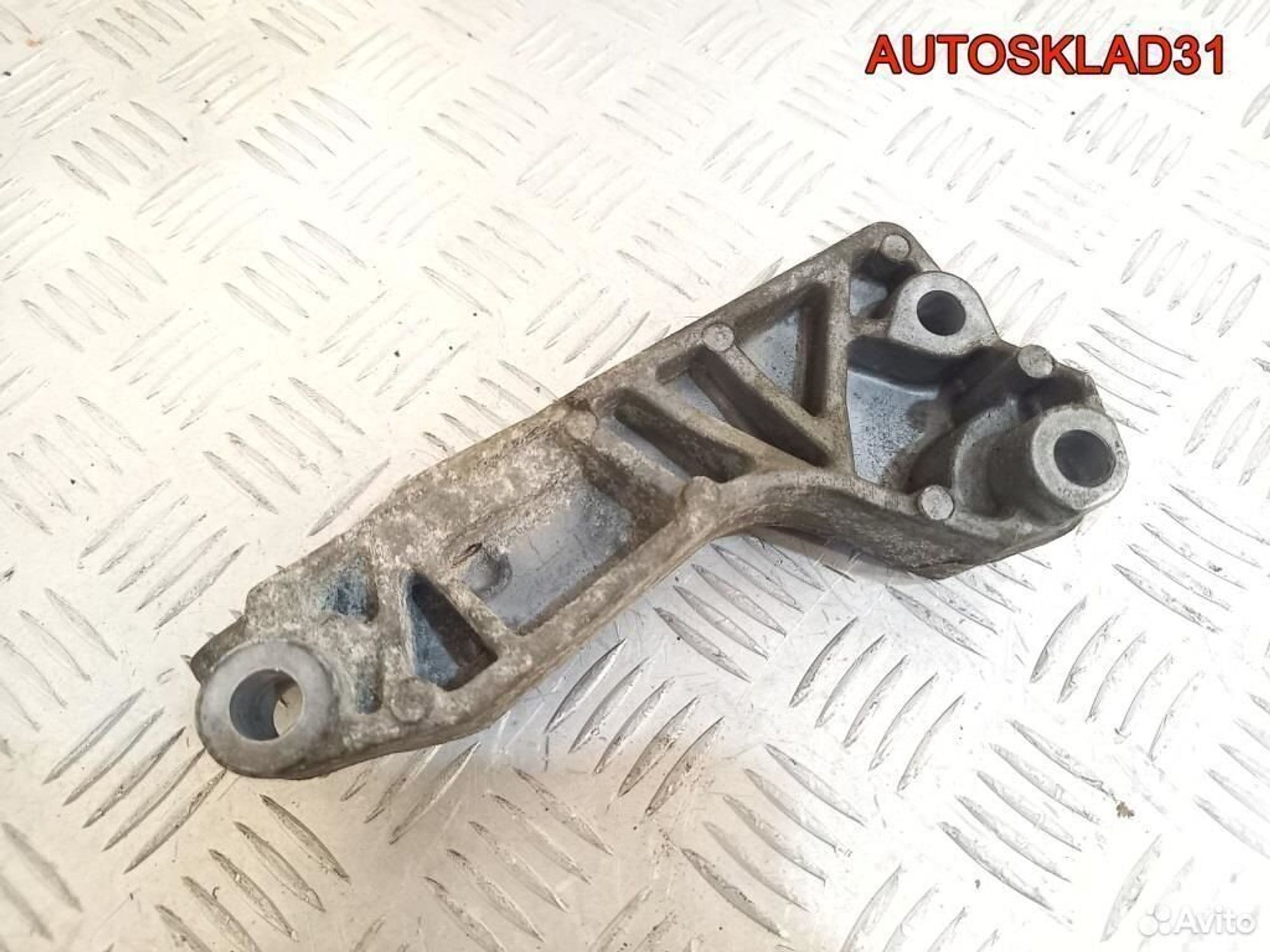 Кронштейн двигателя Opel Omega B Z22XE 9156986, 1200 рублей, Дубовое