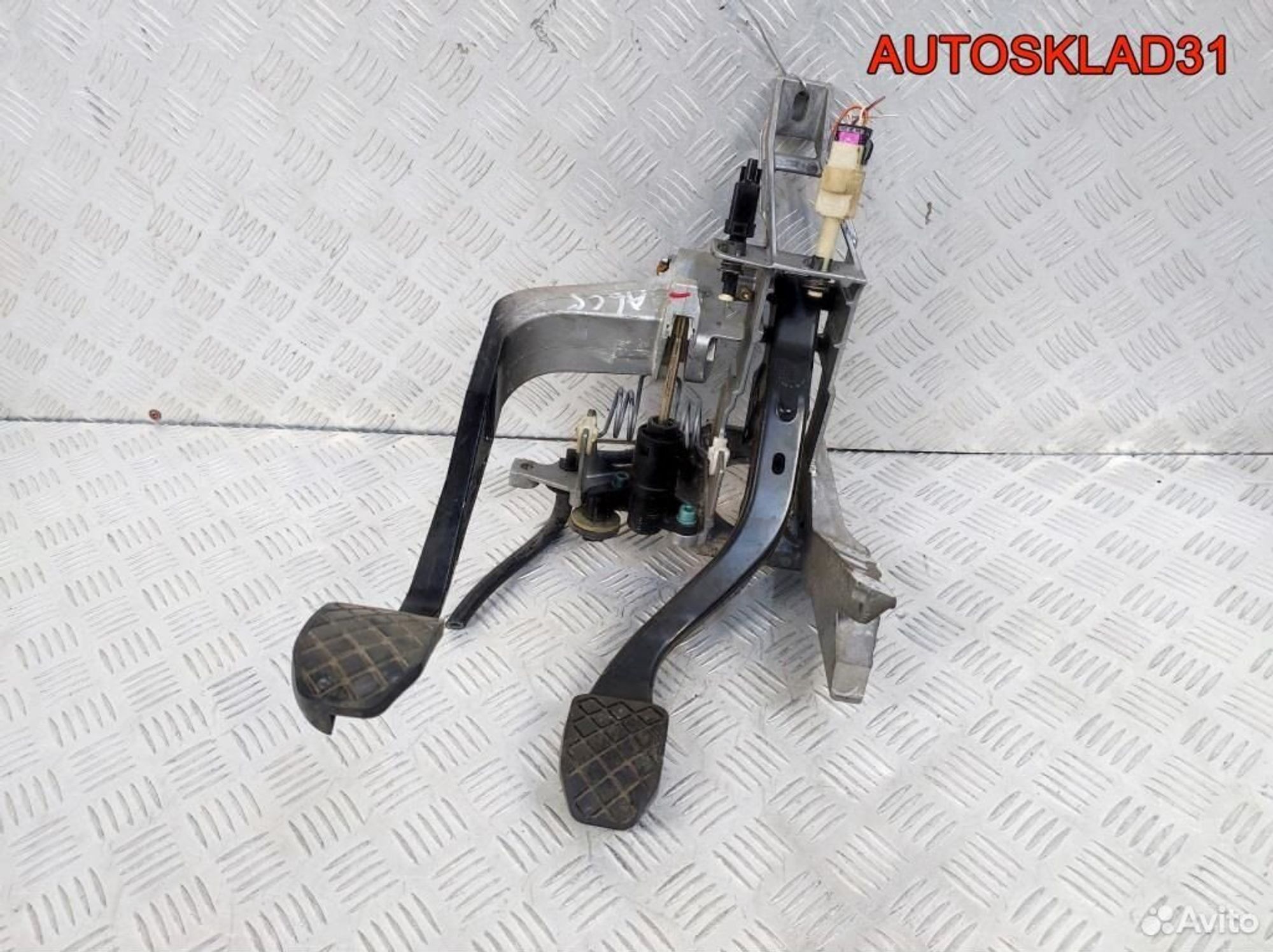 Блок педалей МКПП Audi A6 C5 8D1721316H, 3600 рублей, Дубовое