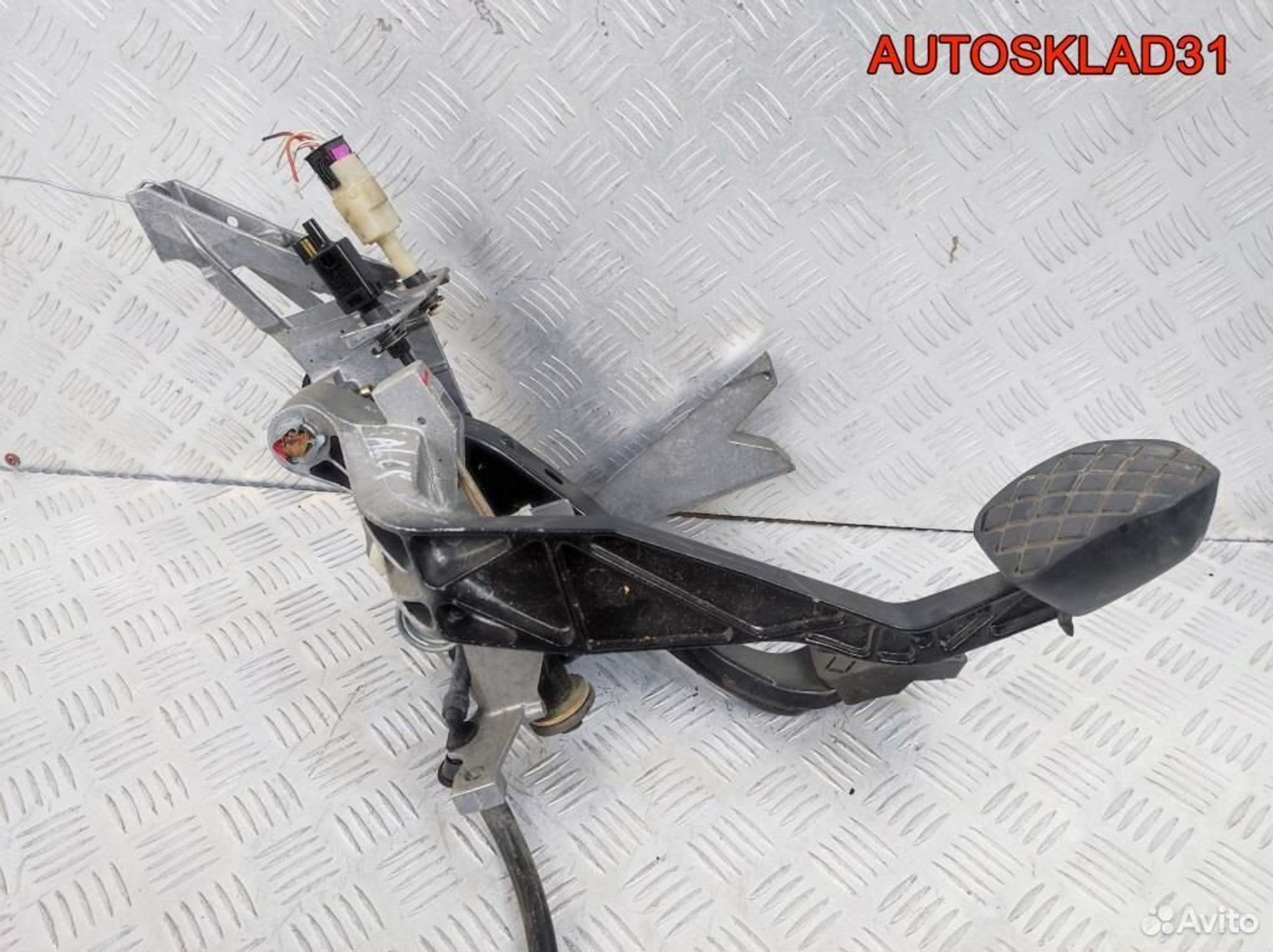 Блок педалей МКПП Audi A6 C5 8D1721316H, 3600 рублей, Дубовое