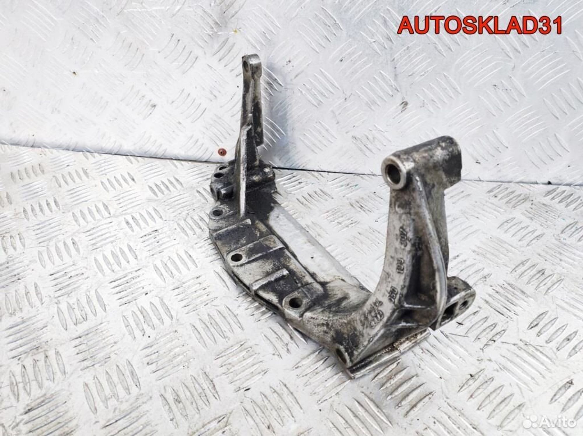 Кронштейн двигателя VW Passat B5 1,9 AHU 050199307, 1100 рублей, Дубовое