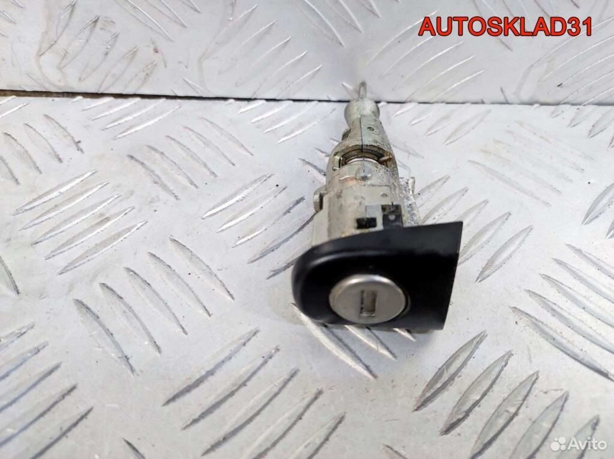 Вставка замка двери передней левой VW Golf 5, 1700 рублей, Дубовое