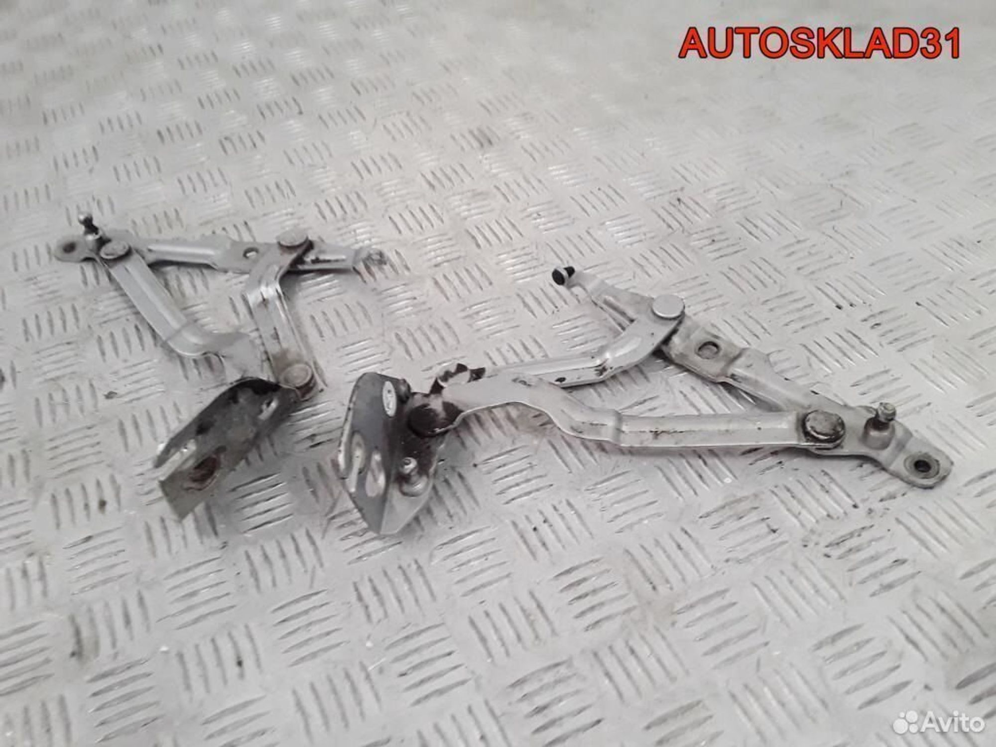 Петля крышки багажника VW Passat B5+ 3B5827301A, 1100 рублей, Дубовое