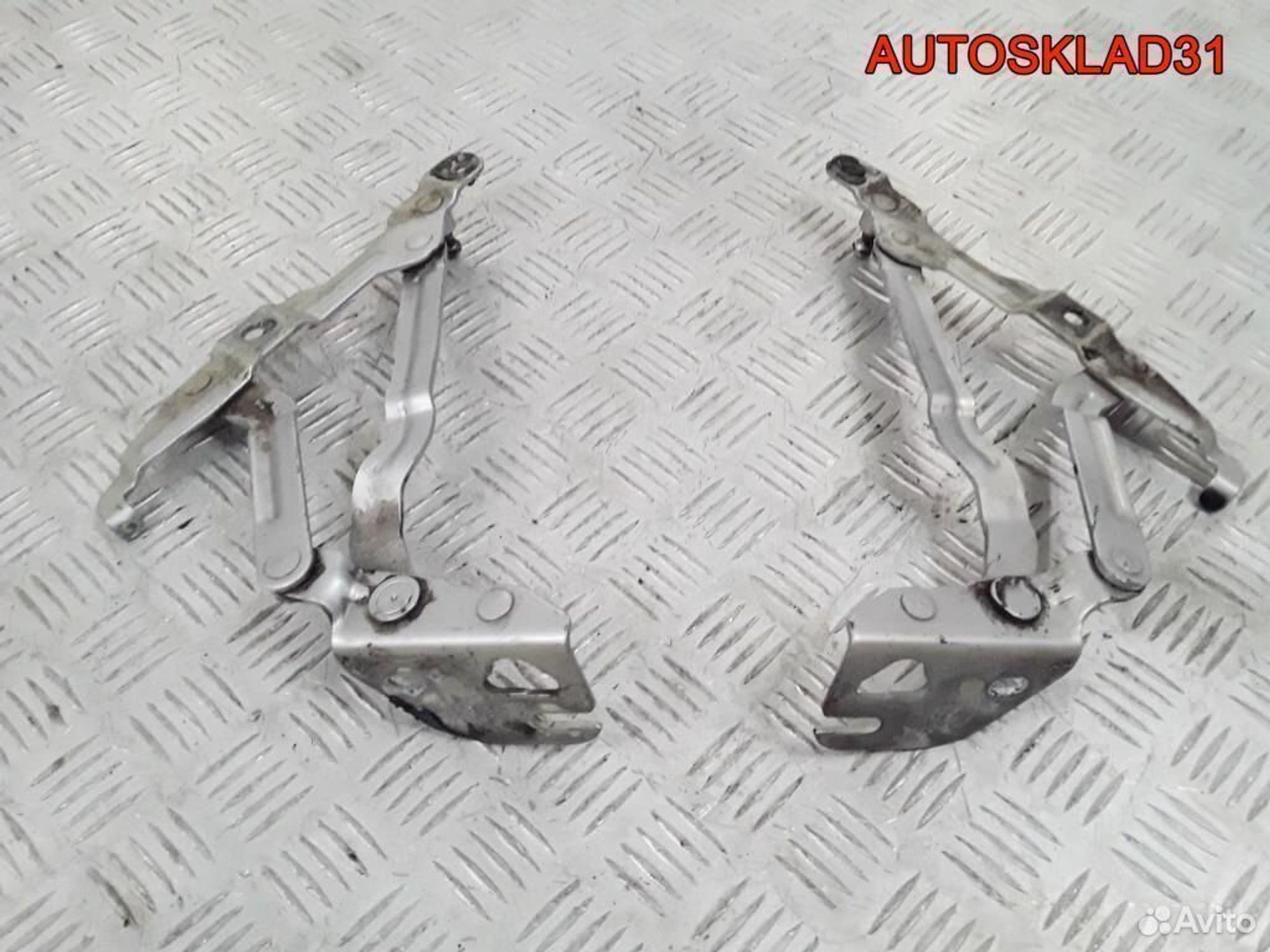 Петля крышки багажника VW Passat B5+ 3B5827301A, 1100 рублей, Дубовое