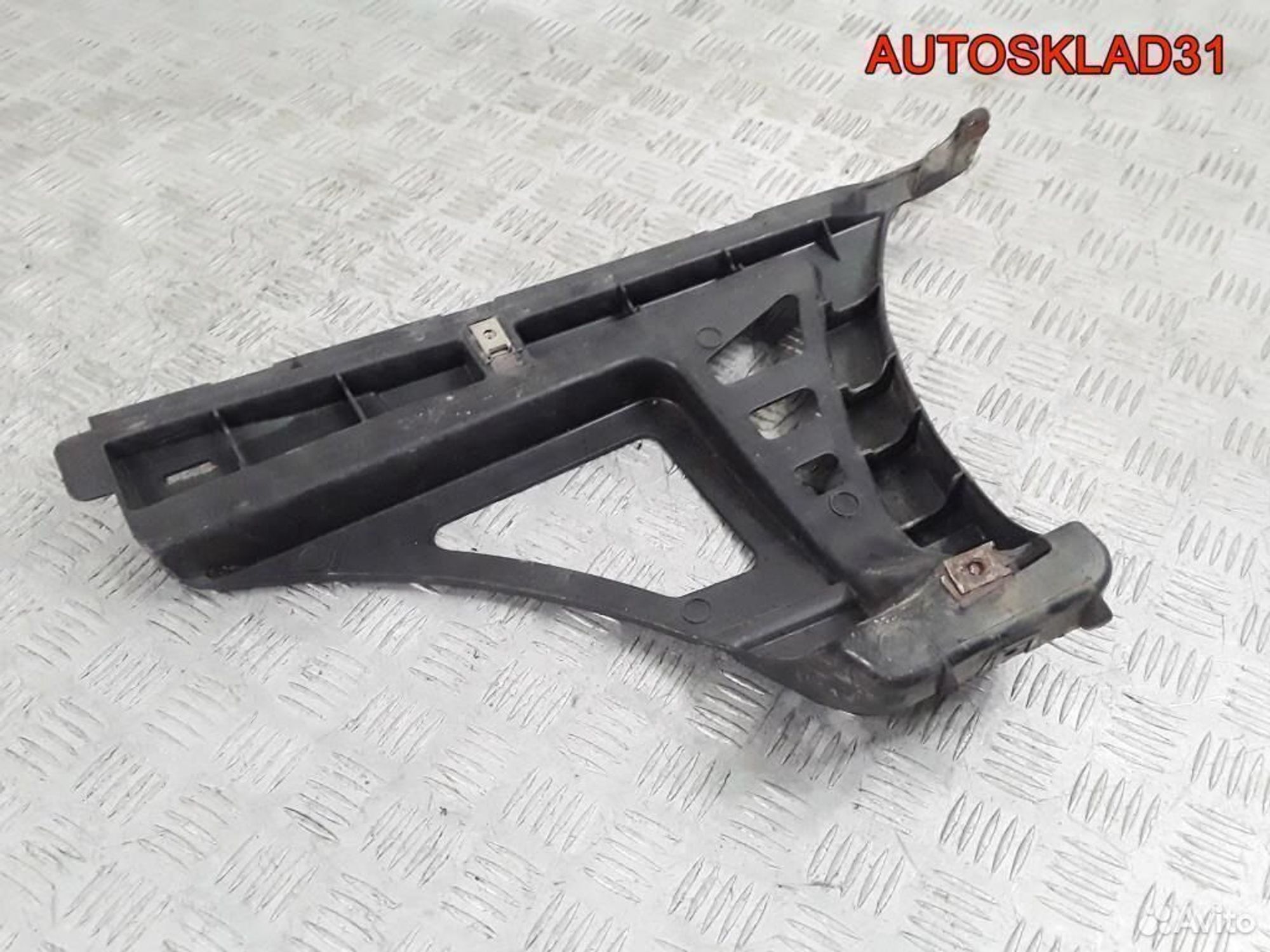 Кронштейн заднего бампера левый Mitsubishi Carisma, 1100 рублей, Дубовое