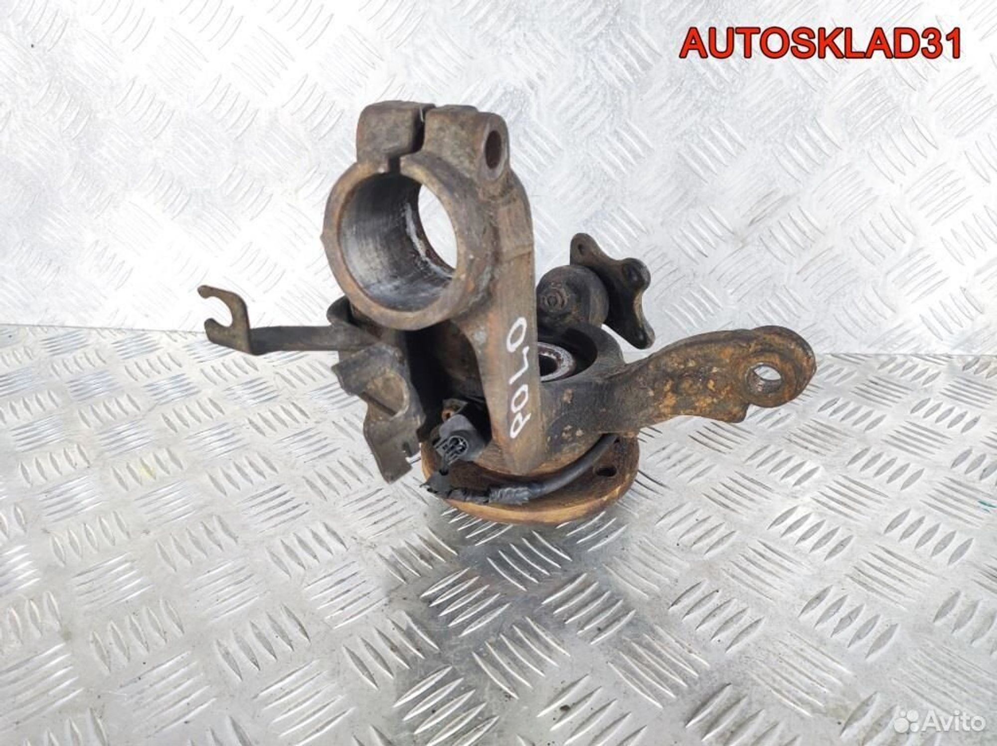 Кулак поворотный передний левый VW Polo HB, 4100 рублей, Дубовое