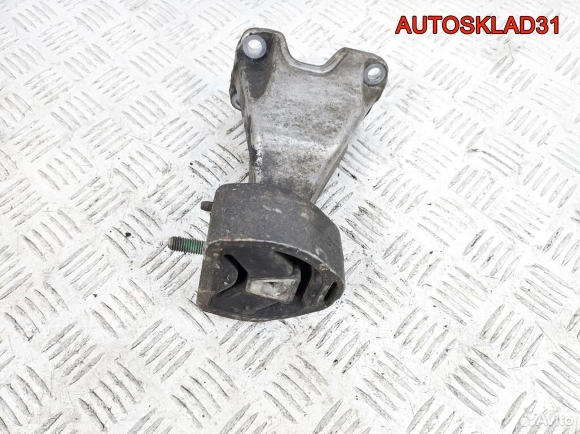 Кронштейн кпп левый Audi A4 B5 8D0399113AB, 2100 рублей, Дубовое