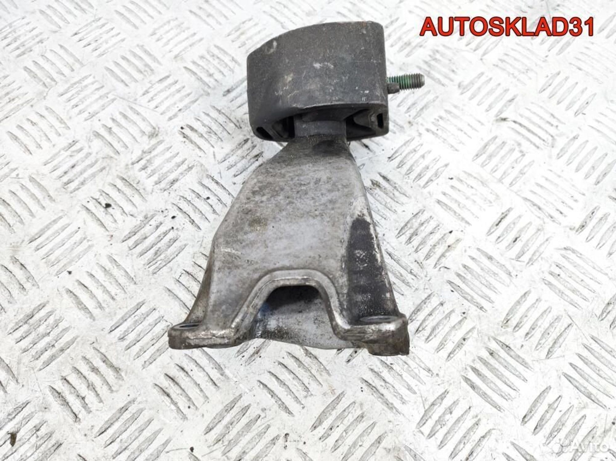 Кронштейн кпп левый Audi A4 B5 8D0399113AB, 2100 рублей, Дубовое