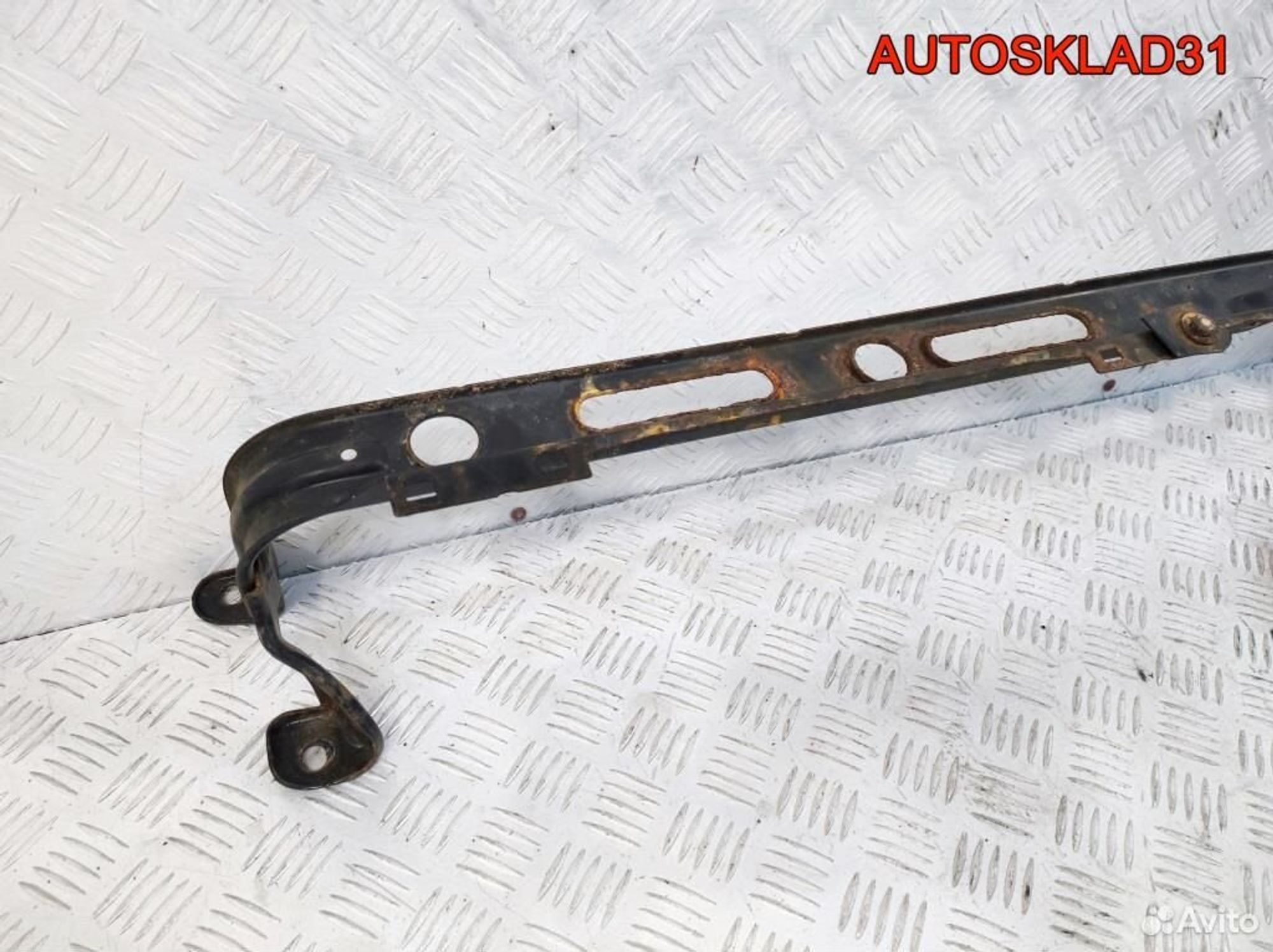 Балка подрадиаторная Ford Focus 2 3M5H8A297JH, 2100 рублей, Дубовое