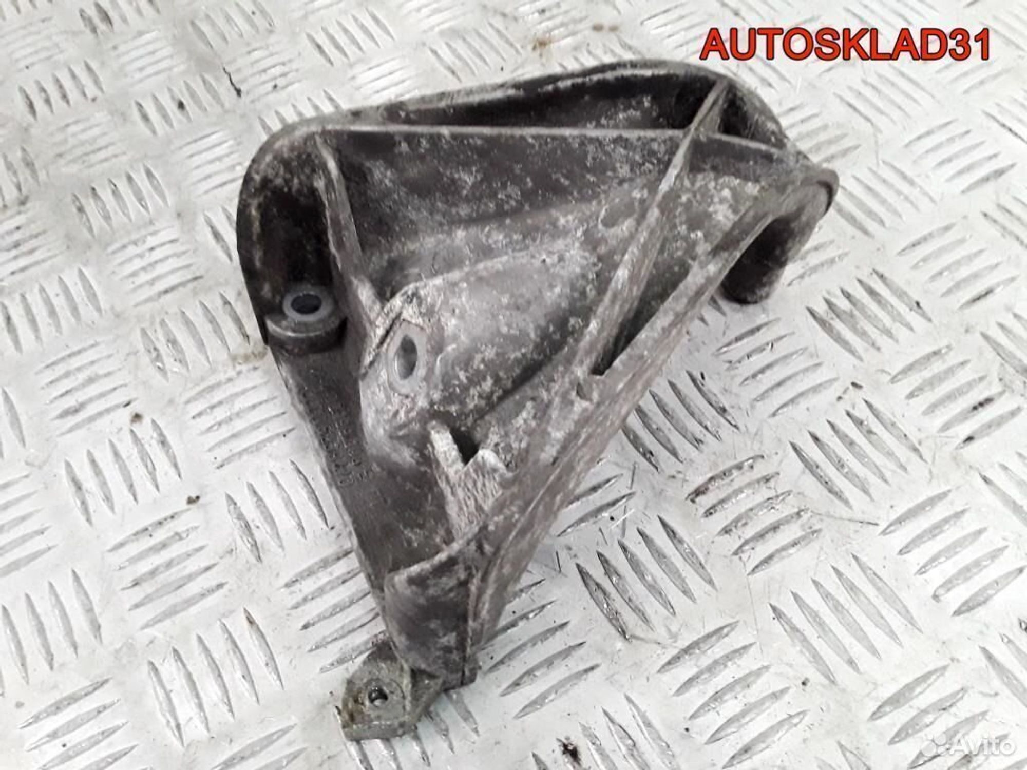 Кронштейн двигателя правый Audi A8 D2 4D0199308E, 1200 рублей, Дубовое