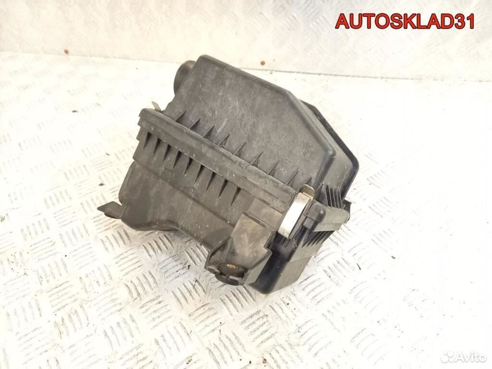 Корпус воздушного фильтра Mitsubishi Colt MN130286, 1800 рублей, Дубовое