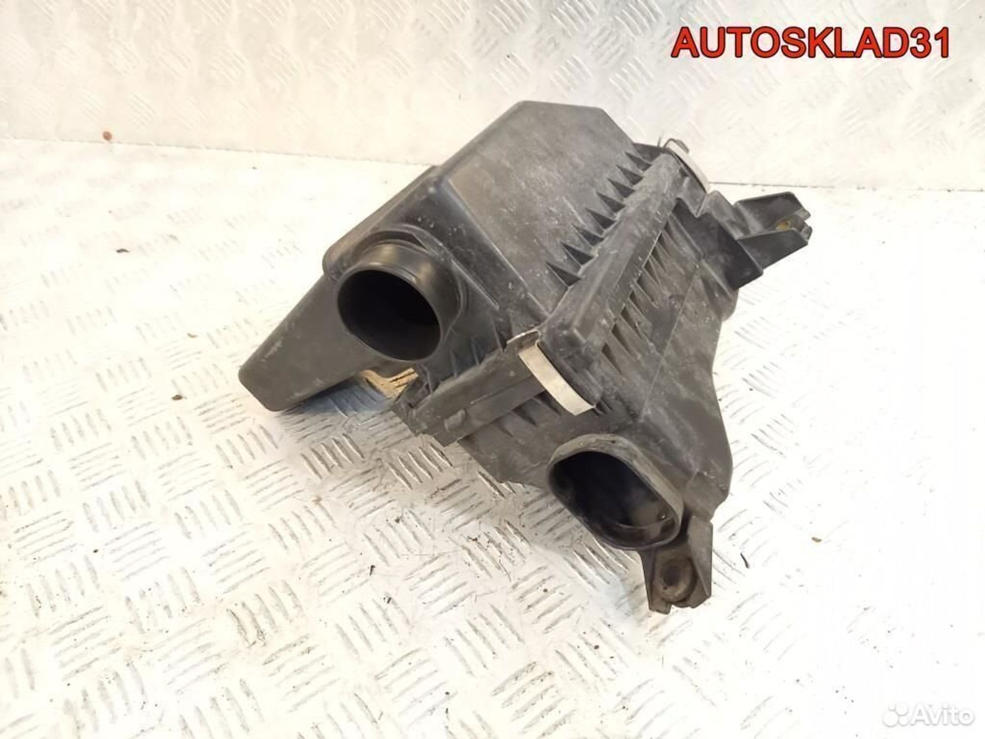 Корпус воздушного фильтра Mitsubishi Colt MN130286, 1800 рублей, Дубовое