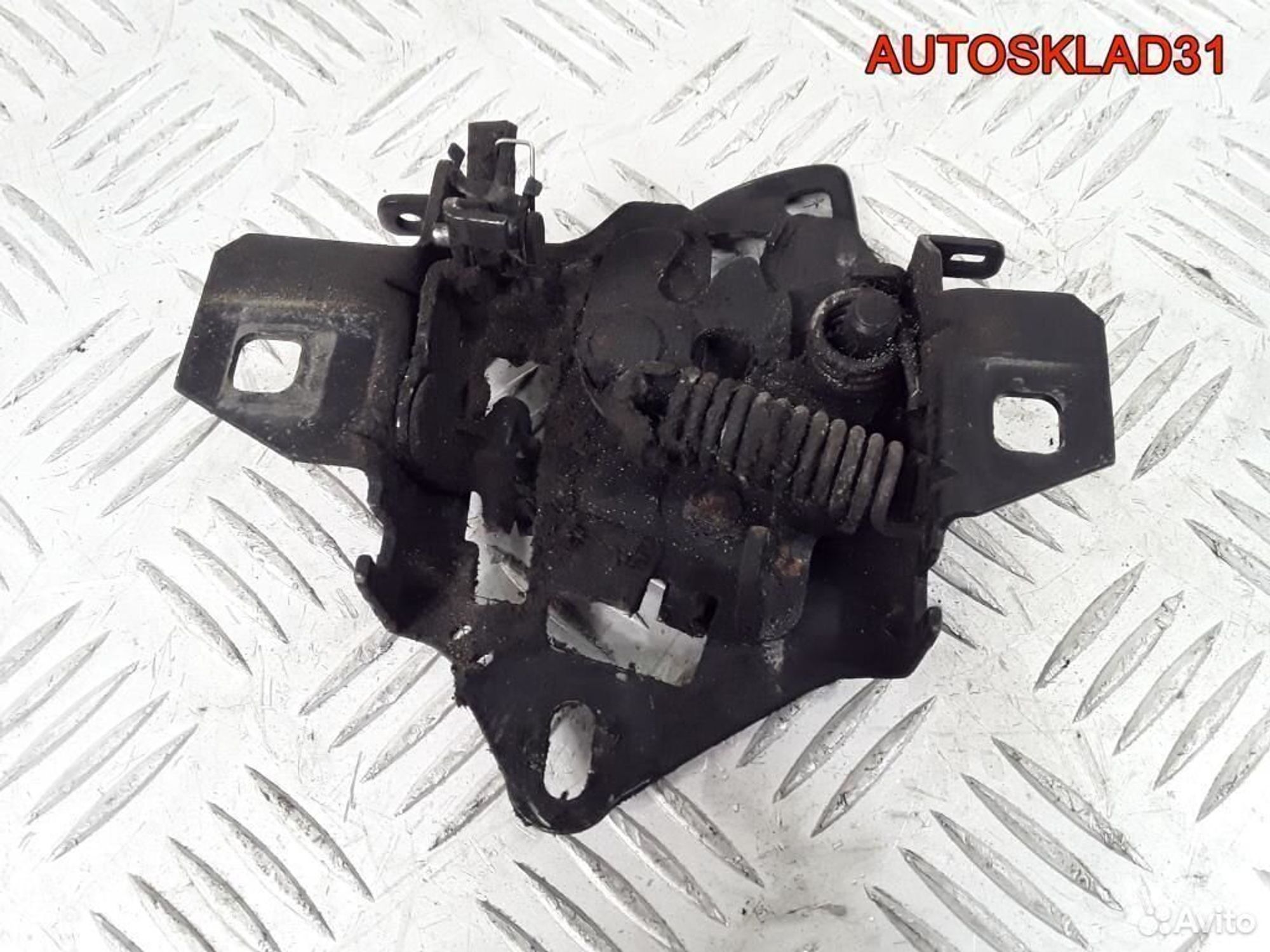Замок капота Volkswagen Passat B5+ 3B0823509R, 1700 рублей, Дубовое