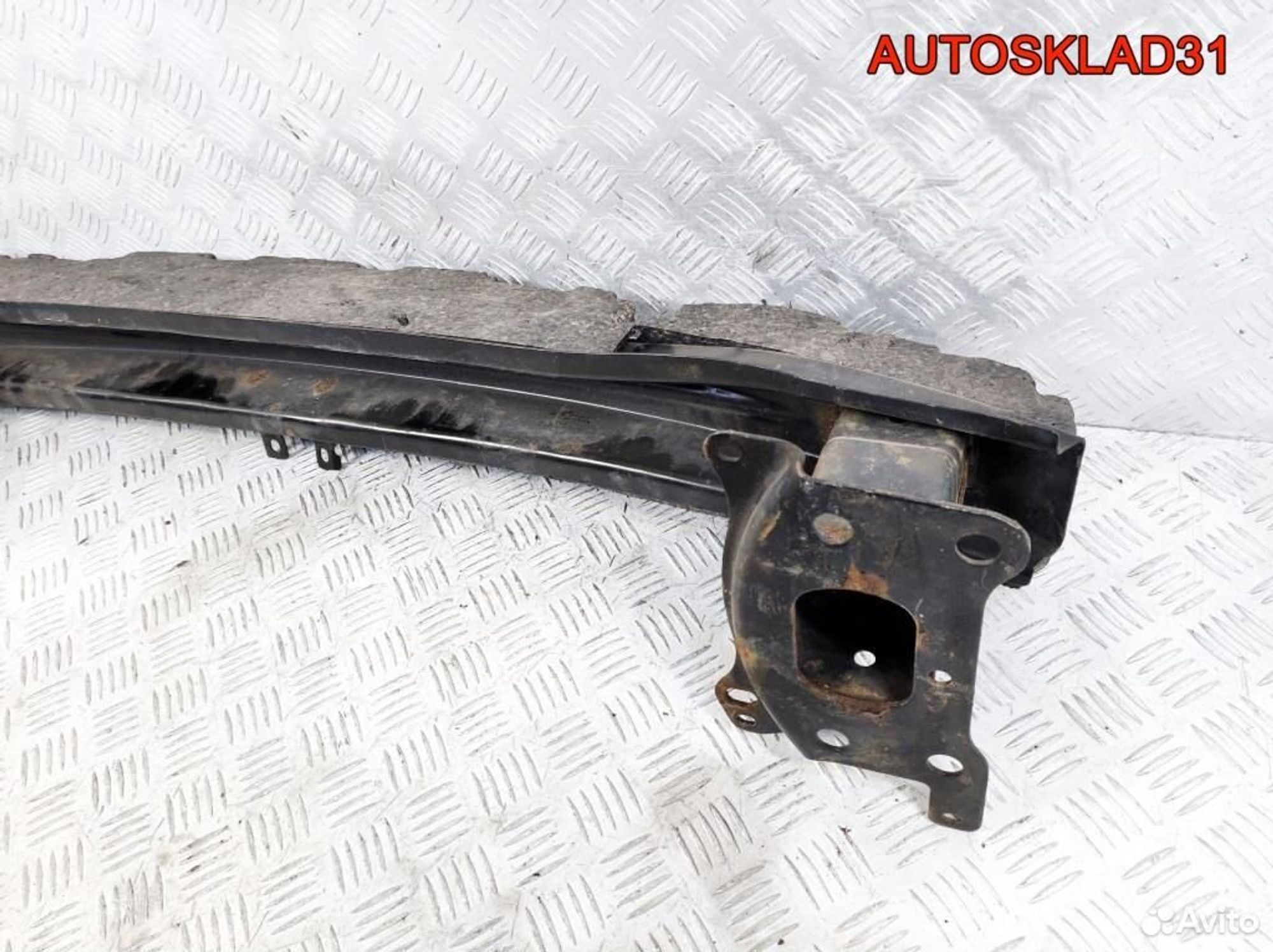 Усилитель переднего бампера VW Golf 5 1K5807109, 2100 рублей, Дубовое