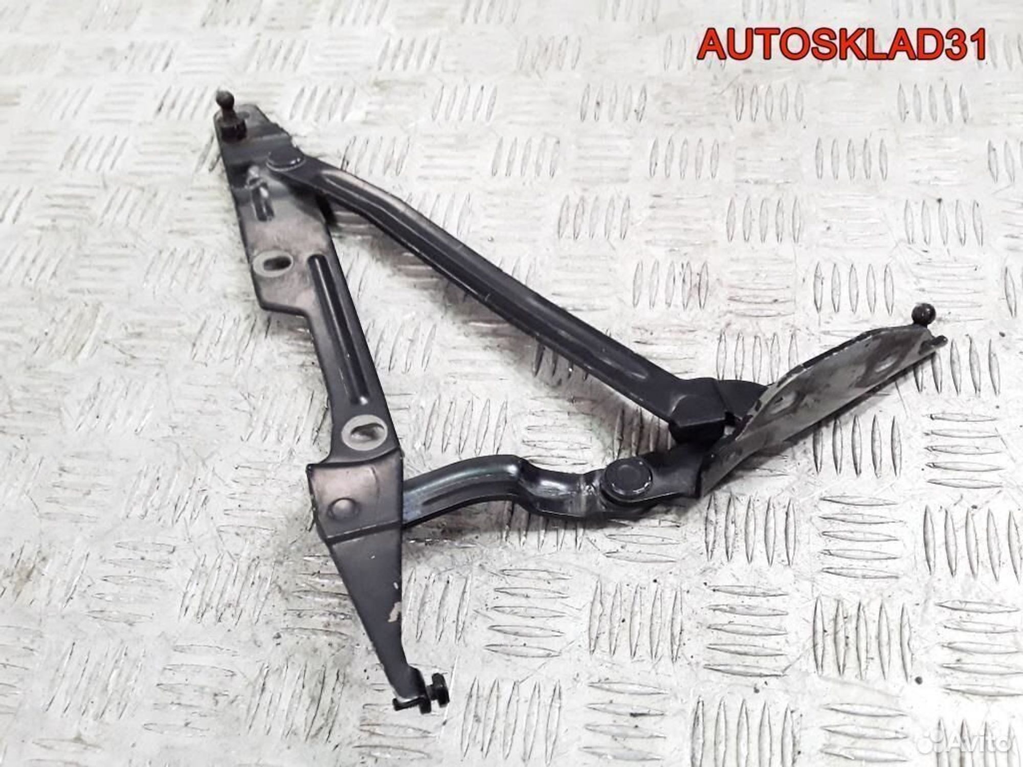 Петля крышки багажника правая Audi 100 C4, 700 рублей, Дубовое