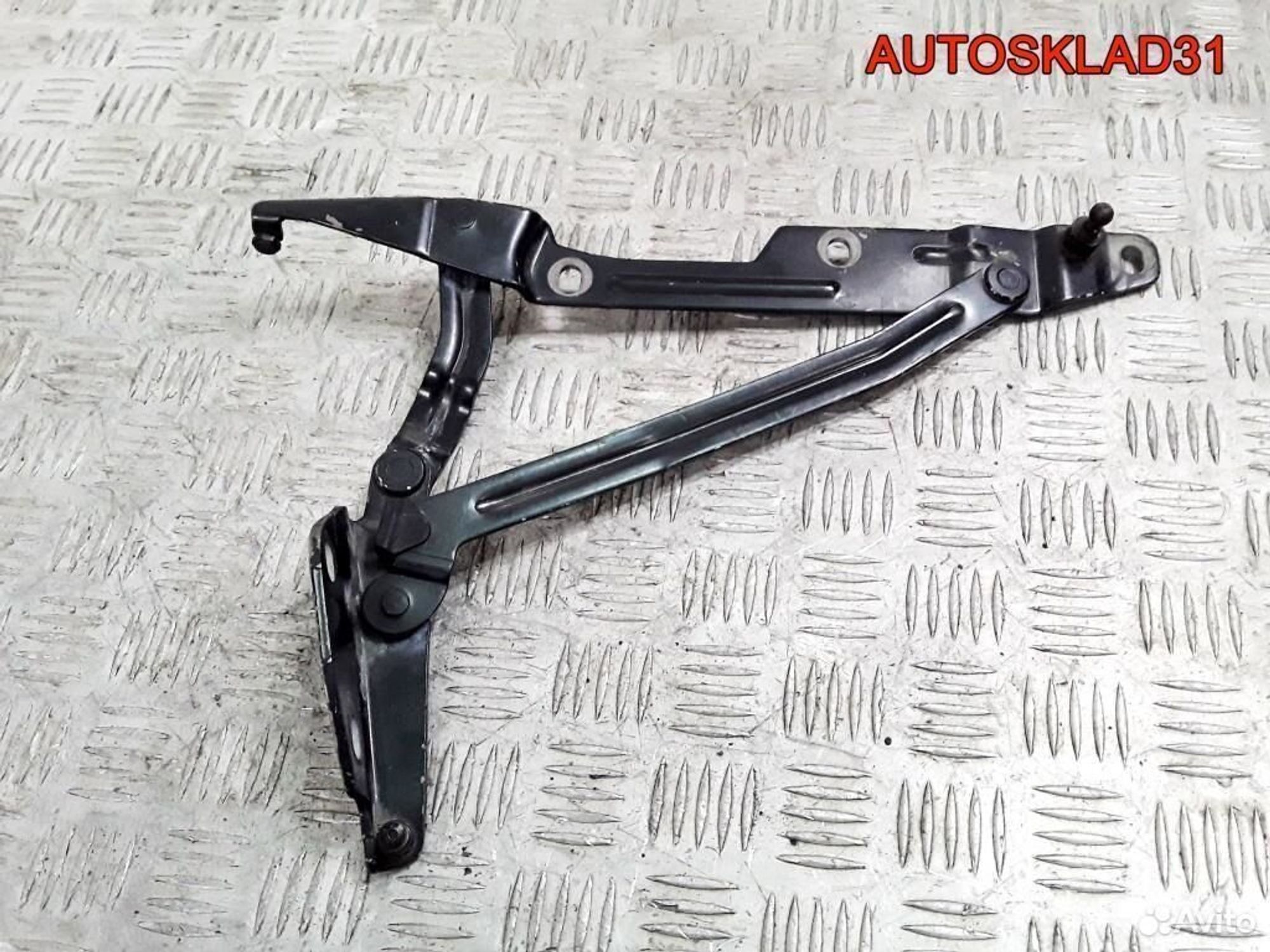 Петля крышки багажника правая Audi 100 C4, 700 рублей, Дубовое