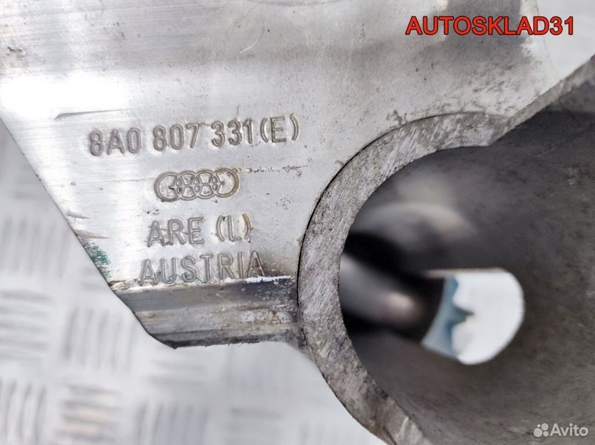 Кронштейн заднего бампера левый Audi 80 8A0807331E, 2300 рублей, Дубовое