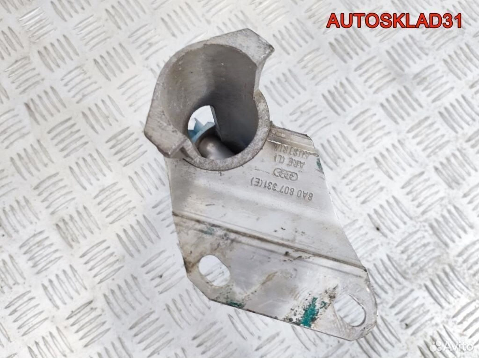 Кронштейн заднего бампера левый Audi 80 8A0807331E, 2300 рублей, Дубовое