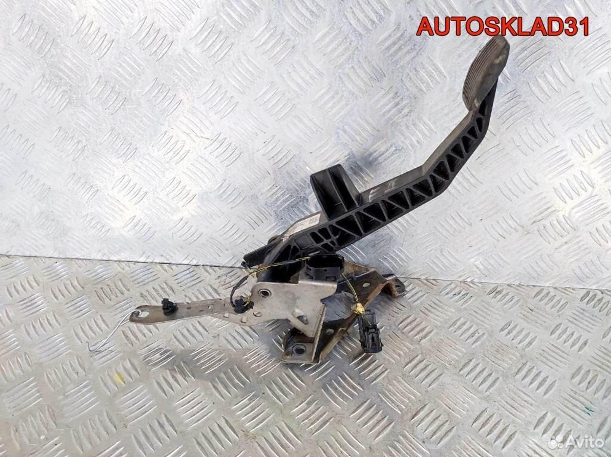 Педаль сцепления Ford Focus 2 4M517B633AN, 1100 рублей, Дубовое