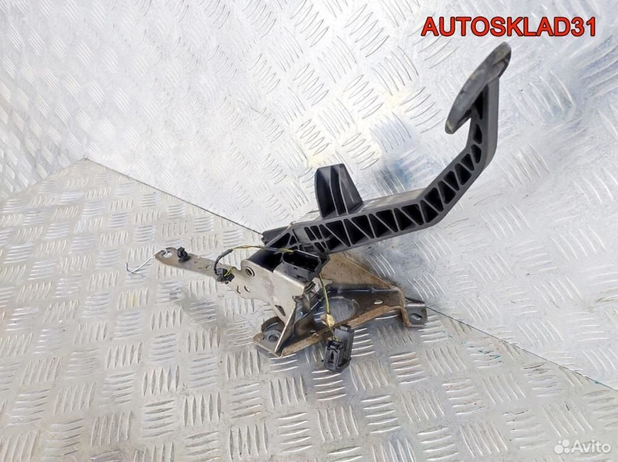 Педаль сцепления Ford Focus 2 4M517B633AN, 1100 рублей, Дубовое