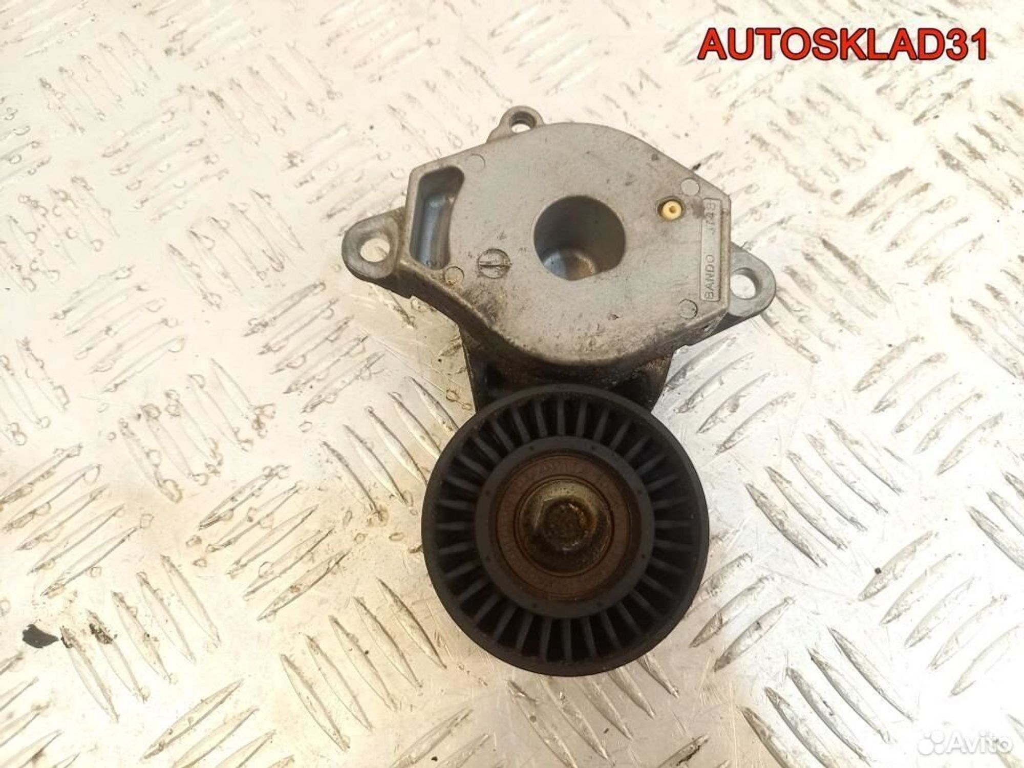 Ролик-натяжитель ремня Toyota Yaris 1NR 1662047010, 500 рублей, Дубовое