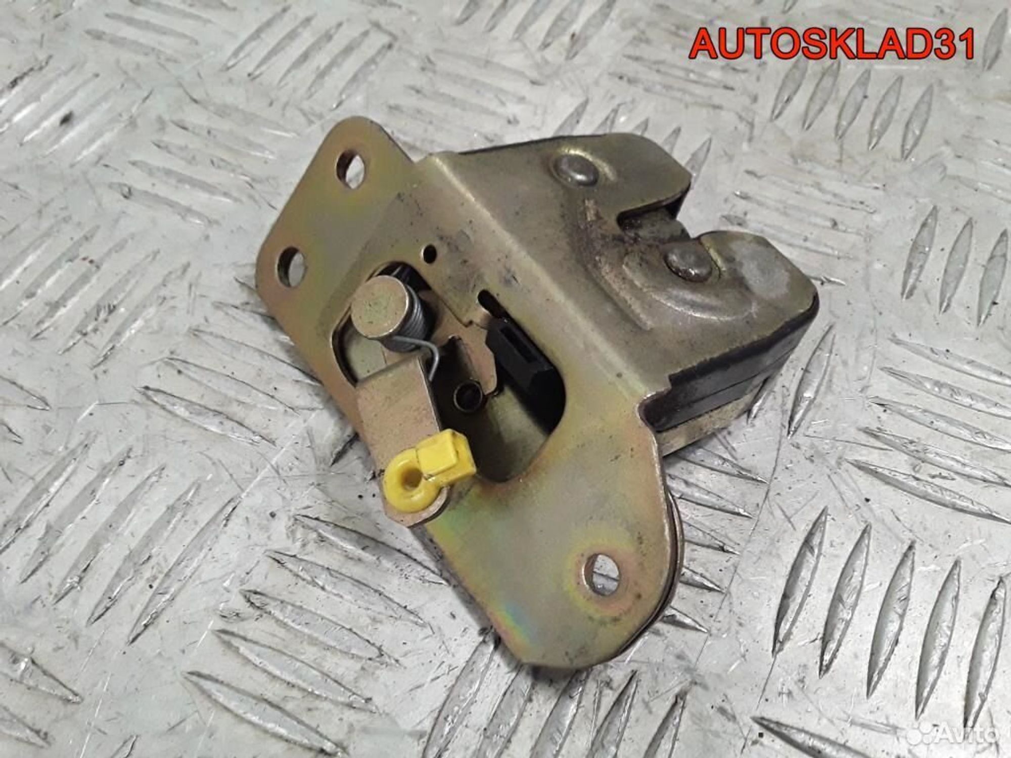 Замок багажника Mitsubishi Carisma DA MR100905, 1100 рублей, Дубовое