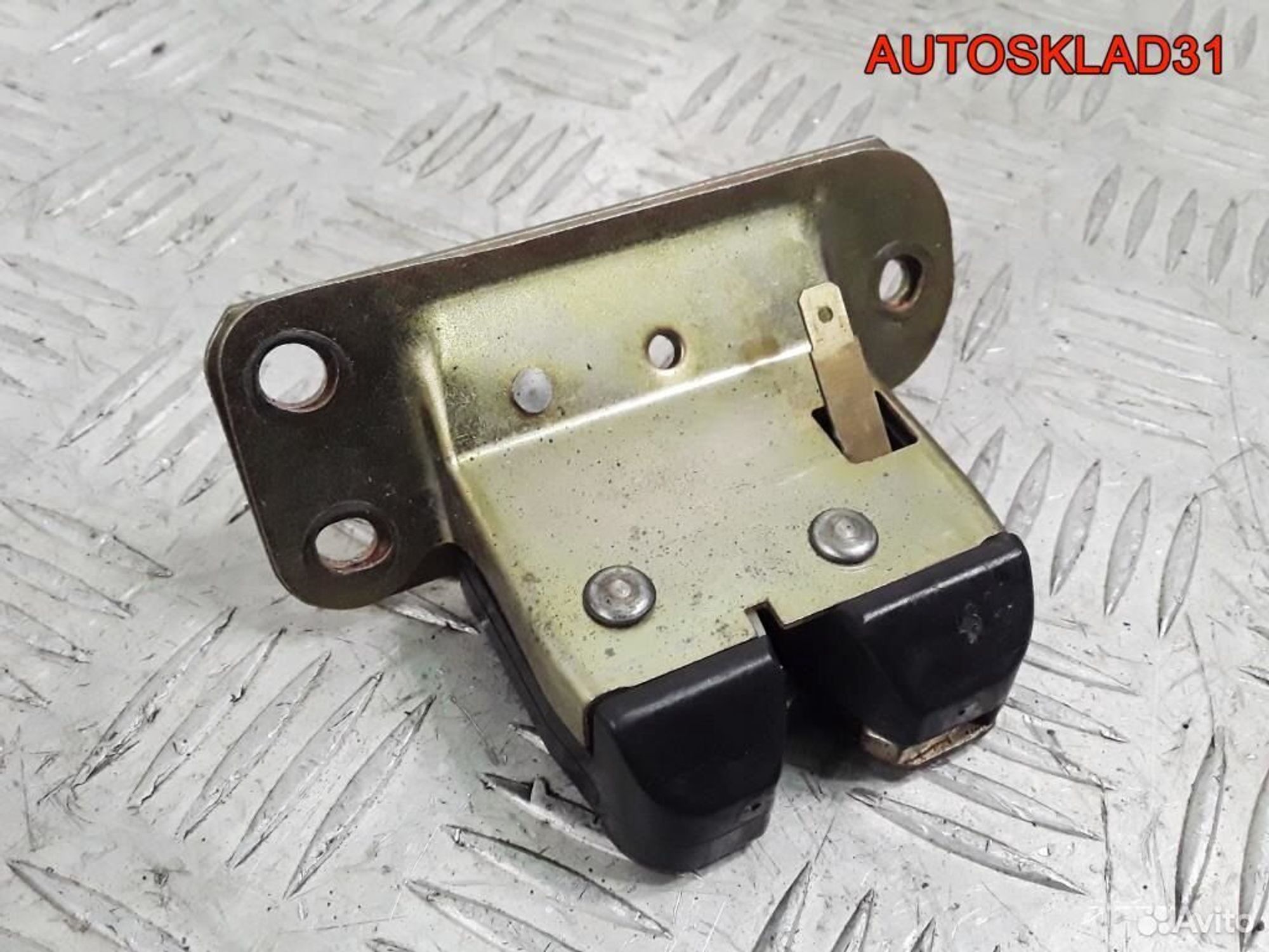 Замок багажника Mitsubishi Carisma DA MR100905, 1100 рублей, Дубовое