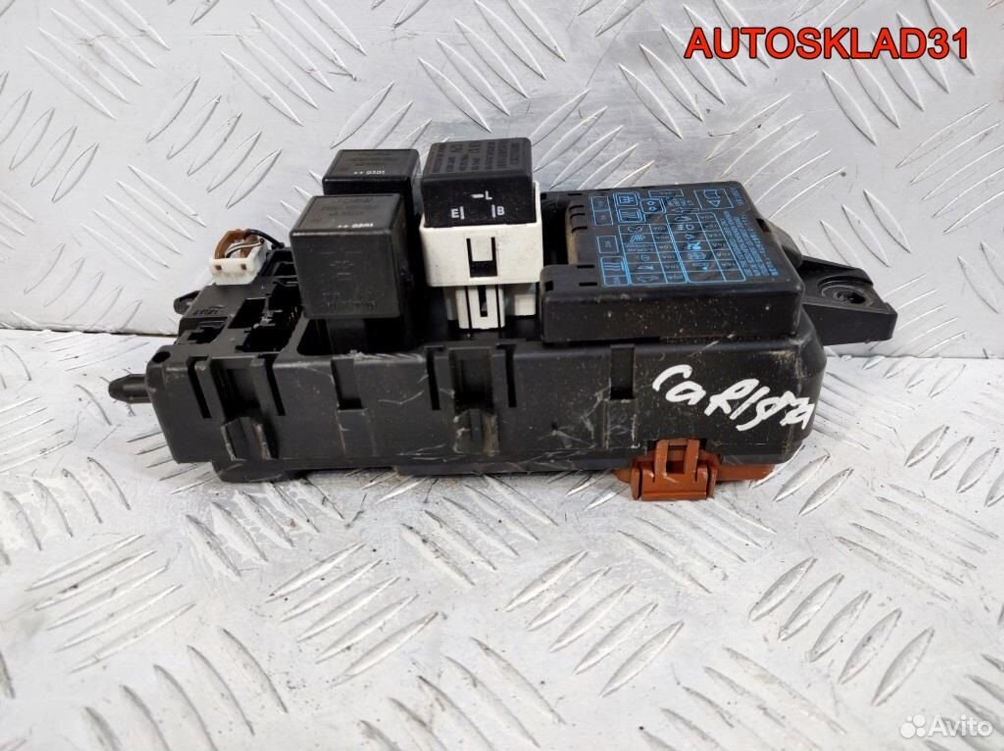 Блок предохранителей Mitsubishi Carisma MR318826, 1700 рублей, Дубовое