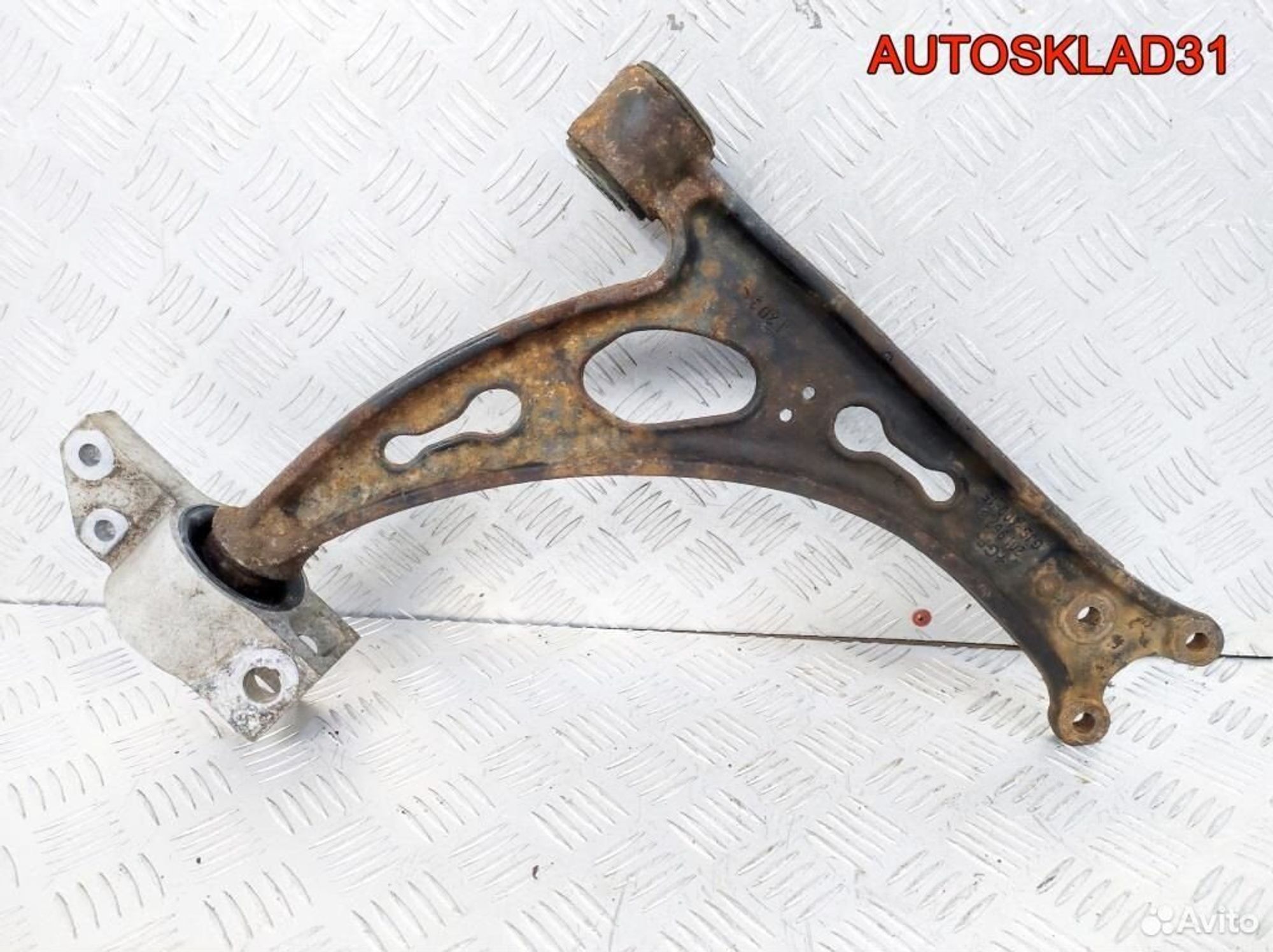 Рычаг передний правый VW Touran 2,0 BSX 1K0407153G, 3200 рублей, Дубовое