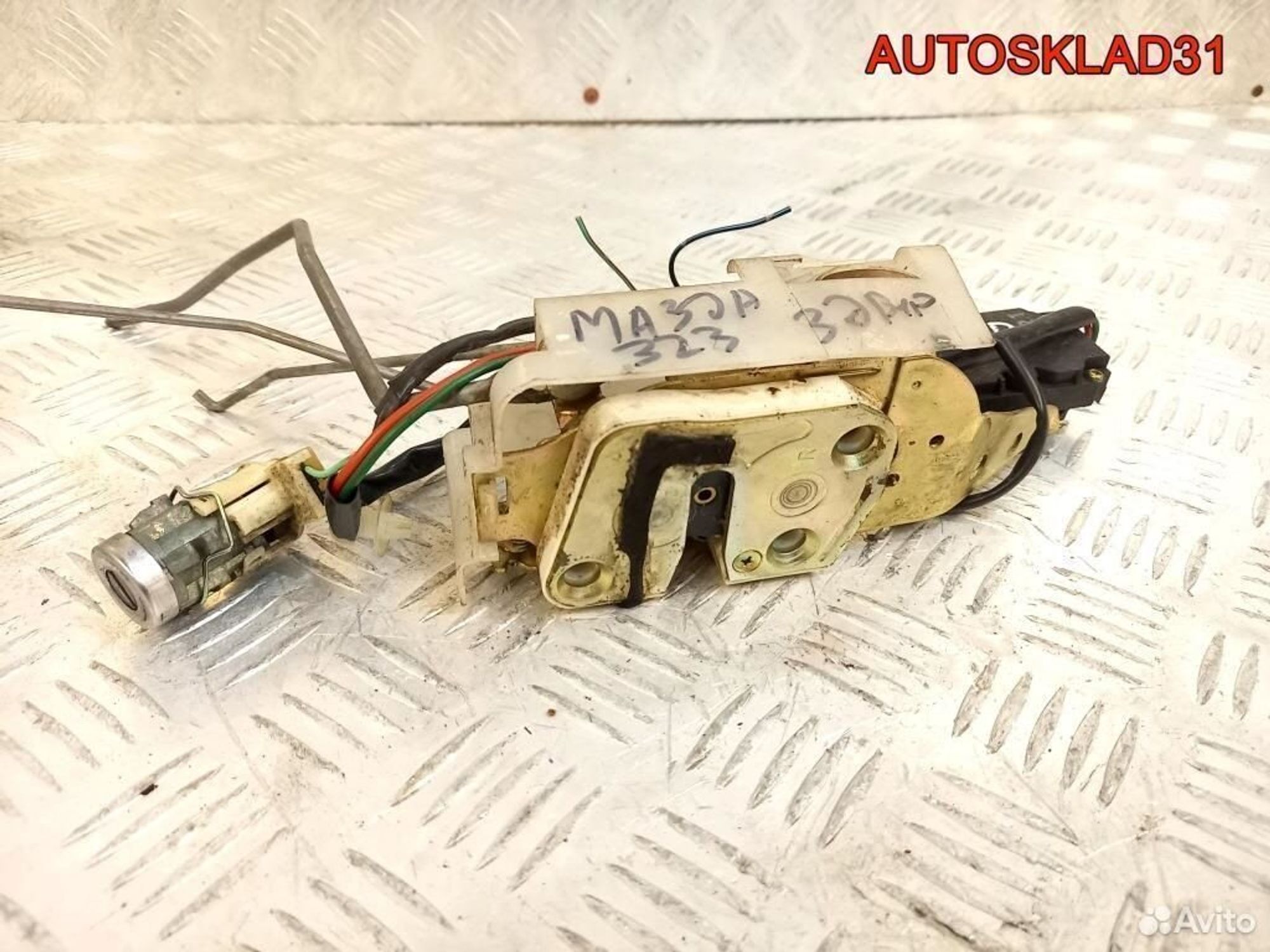 Замок двери передней правой Mazda 323 BA Хетчбэк, 1400 рублей, Дубовое