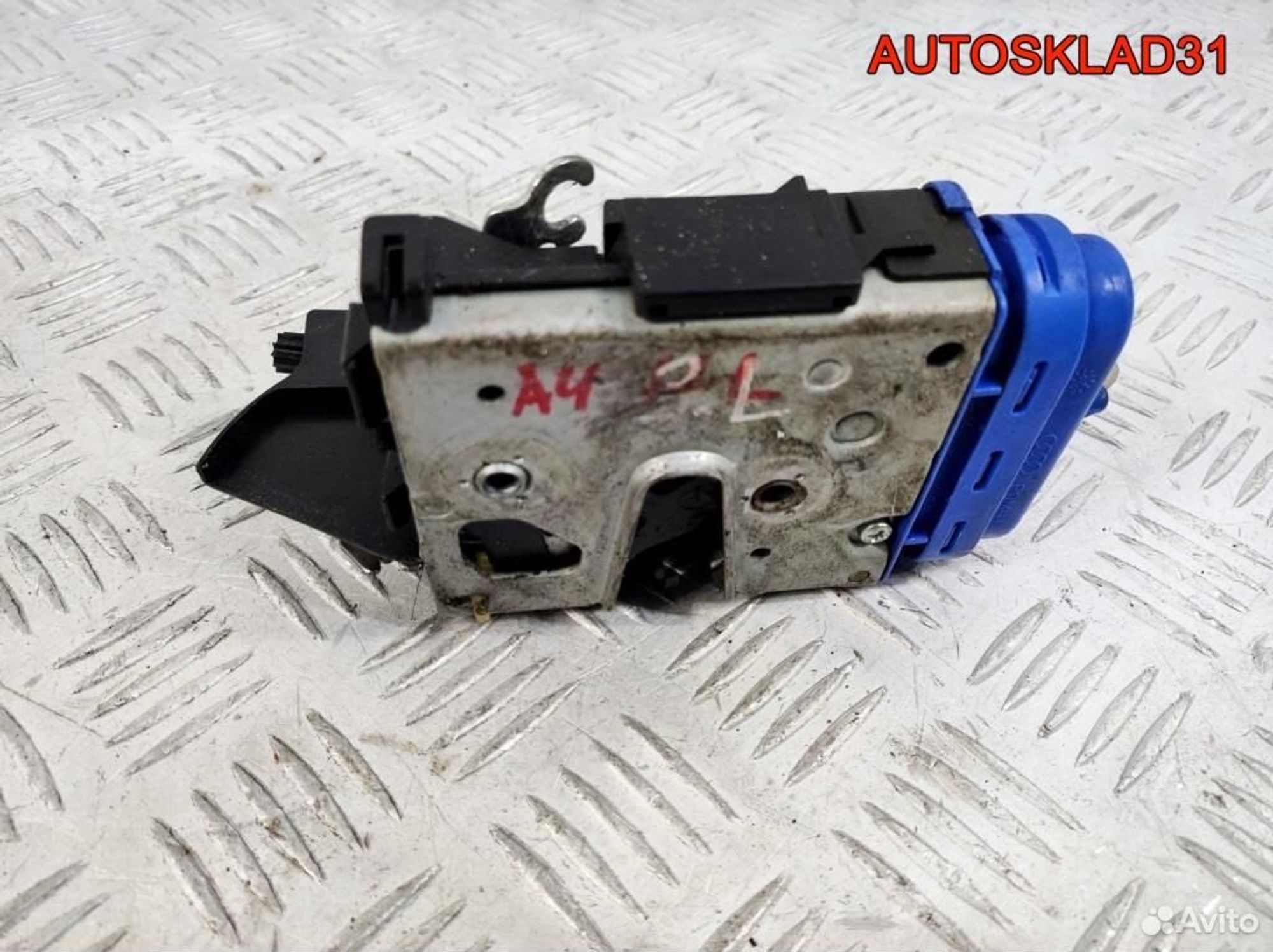 Замок двери задней левой Audi A4 B5 8D0839015A, 1400 рублей, Дубовое