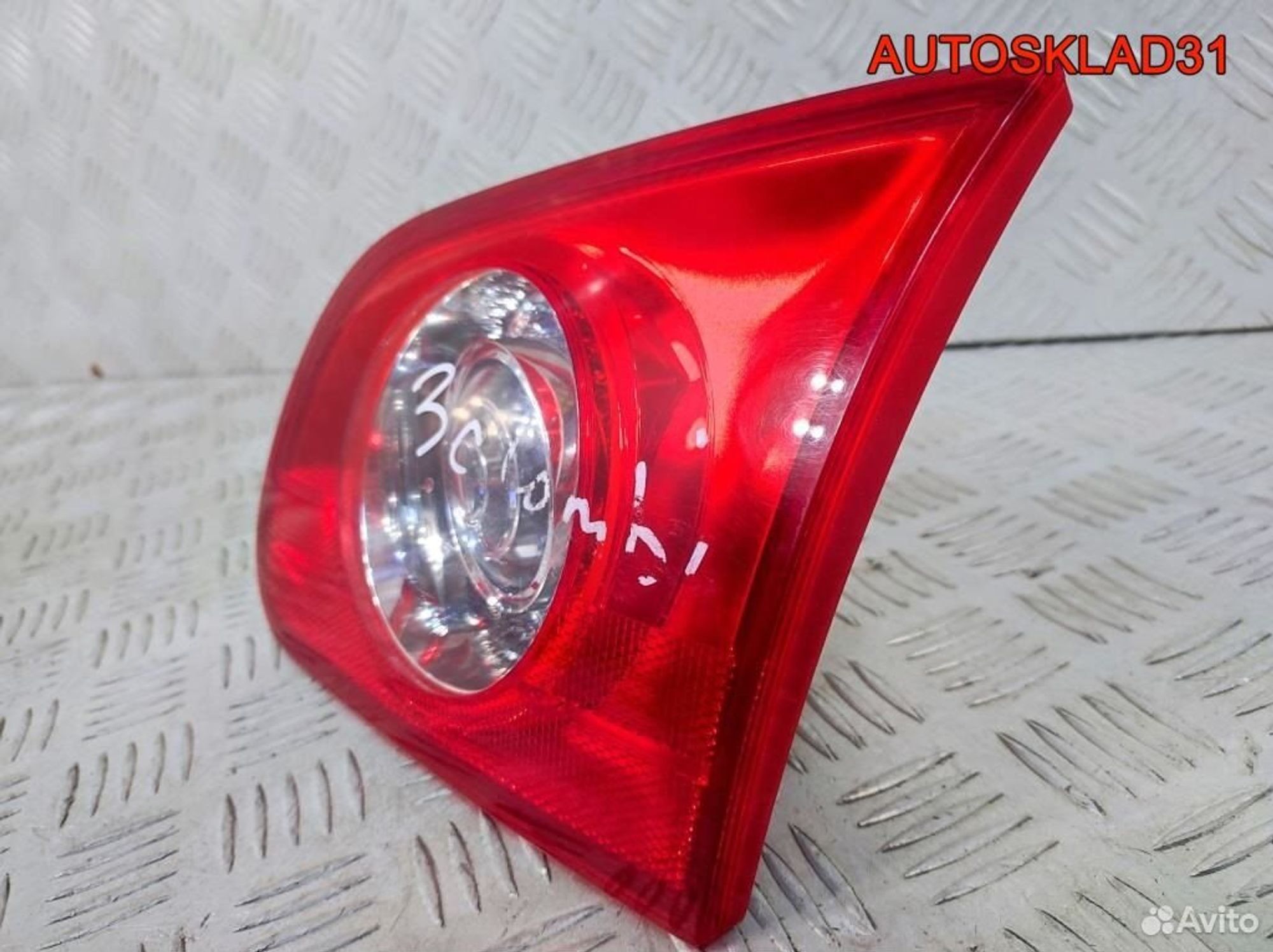 Фонарь задний внутренний правый VW Passat B6 Combi, 1700 рублей, Дубовое