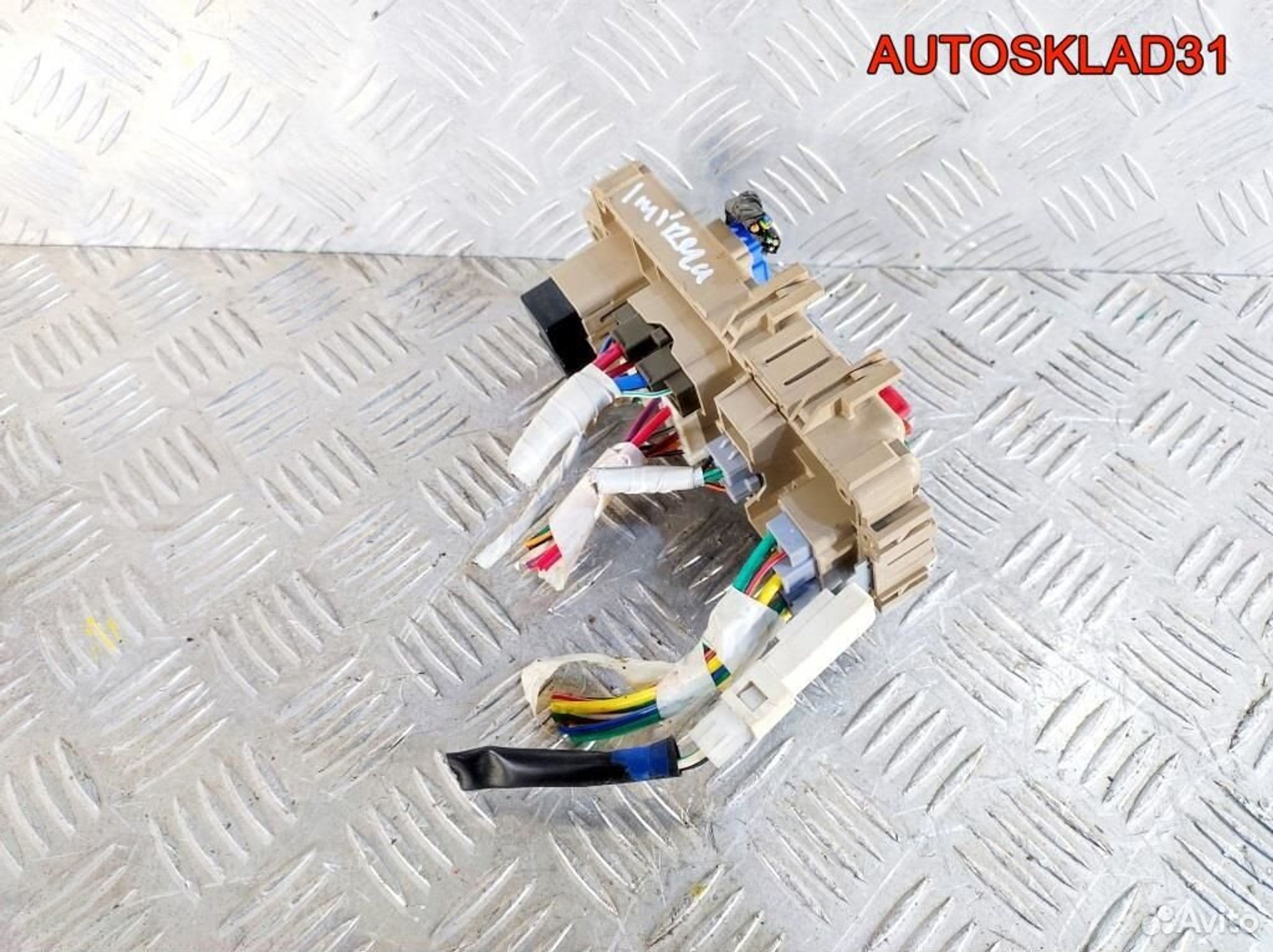 Блок предохранителей Subaru Impreza G11 82201FE001, 900 рублей, Дубовое