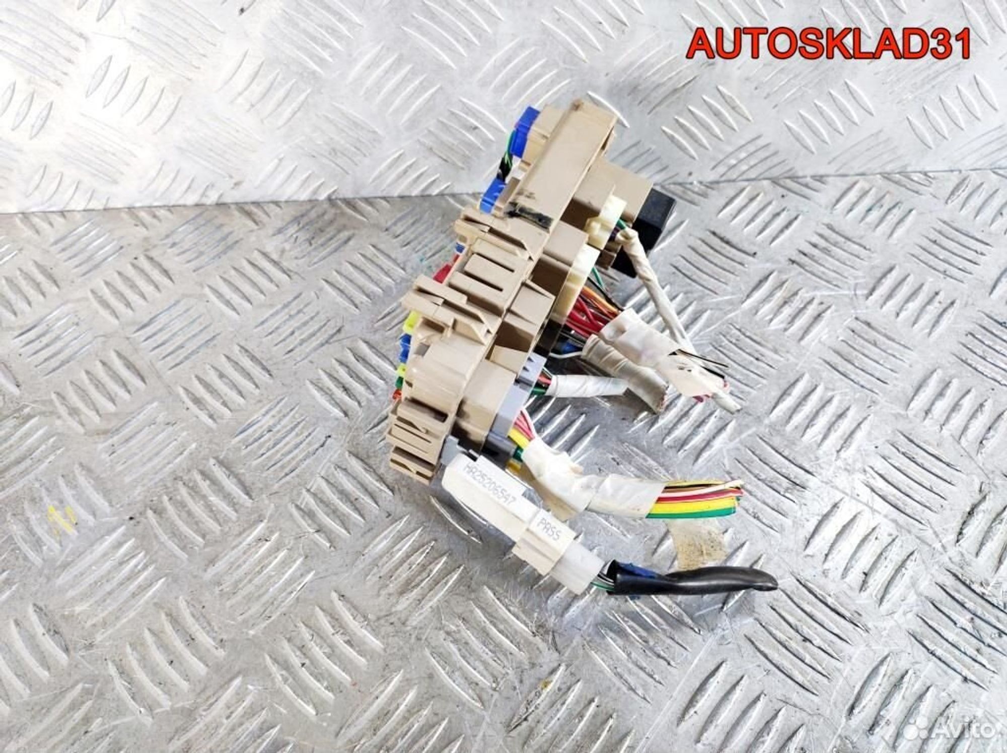 Блок предохранителей Subaru Impreza G11 82201FE001, 900 рублей, Дубовое