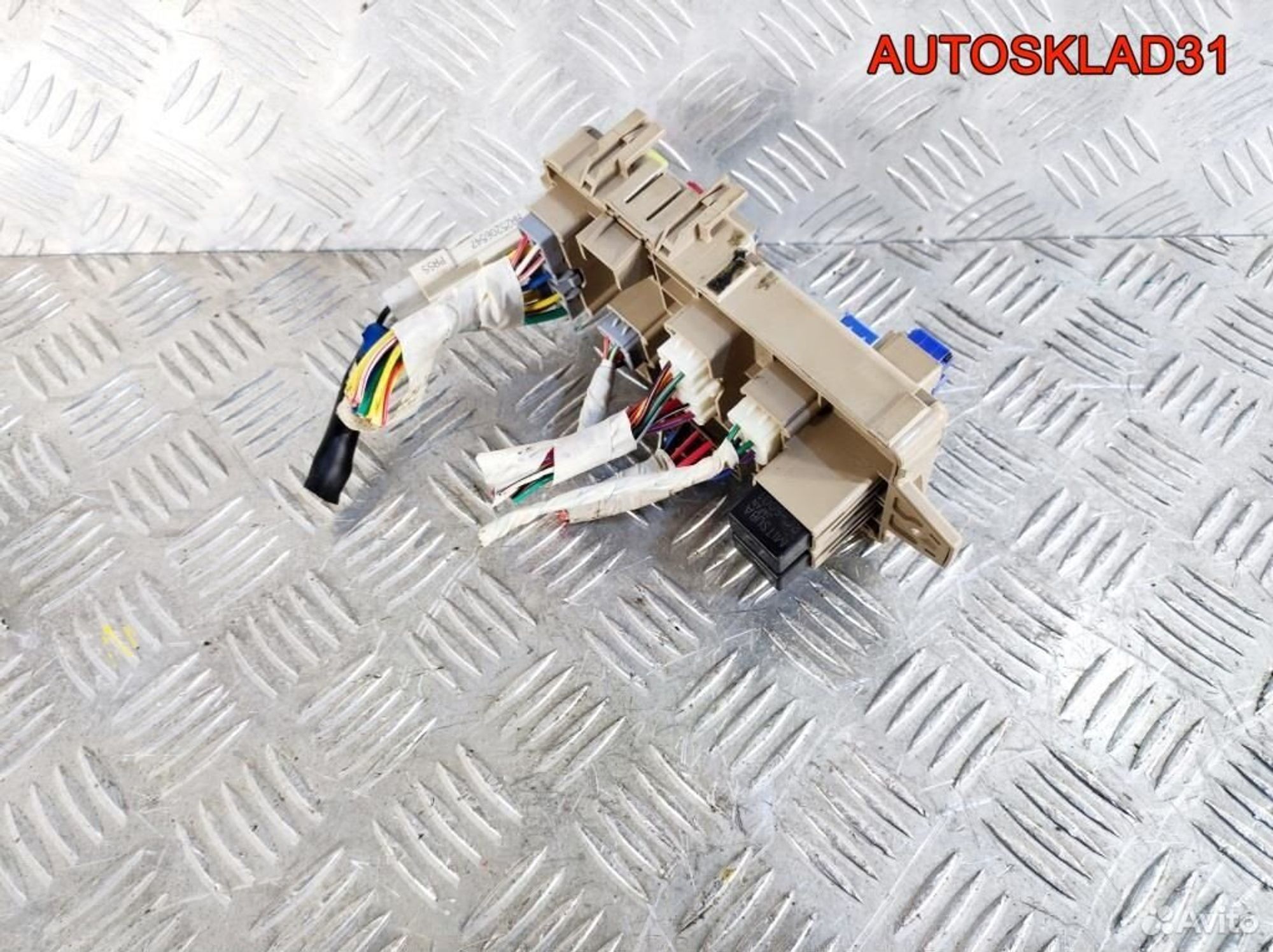 Блок предохранителей Subaru Impreza G11 82201FE001, 900 рублей, Дубовое